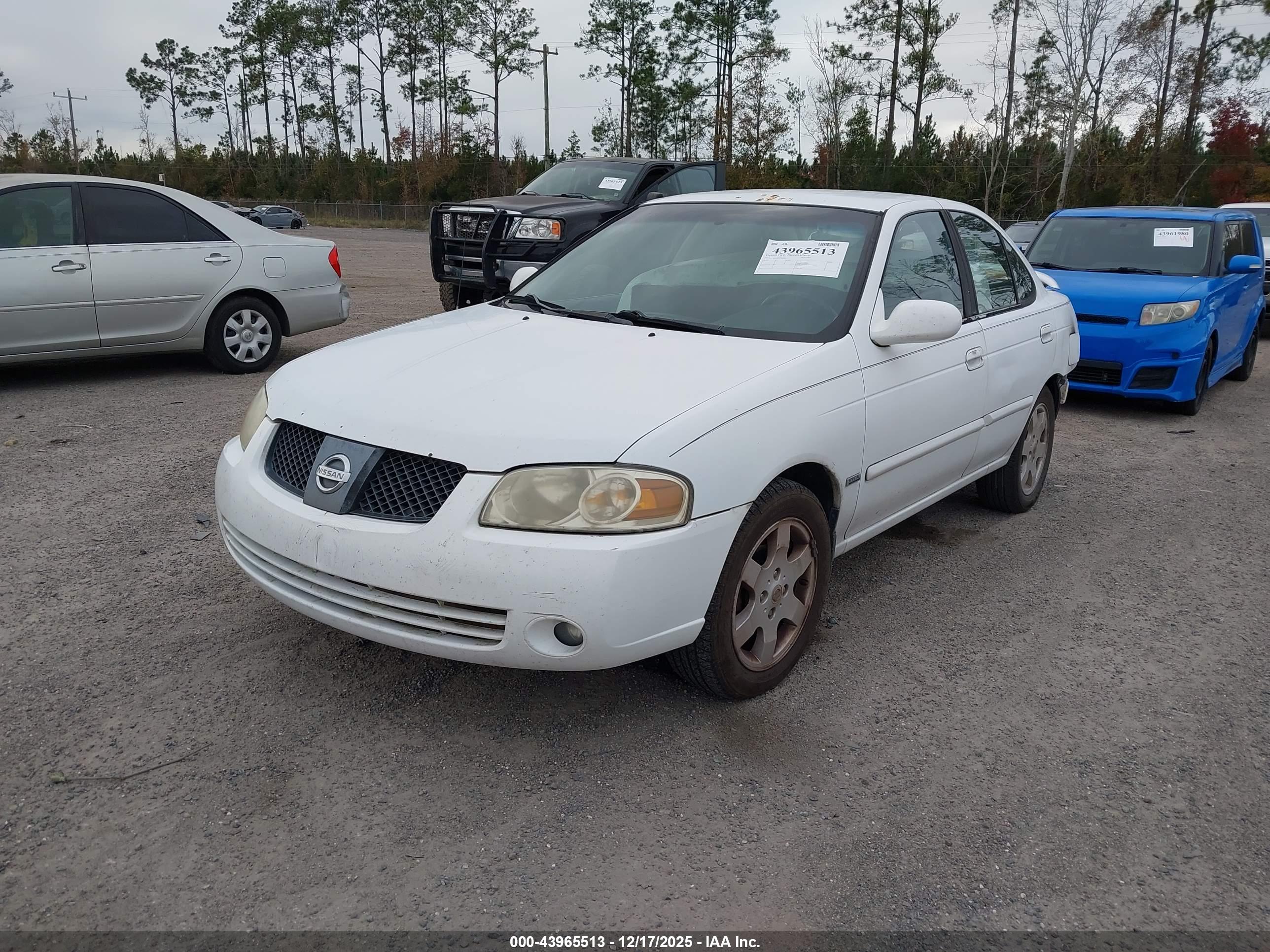 NISSAN SENTRA image 2