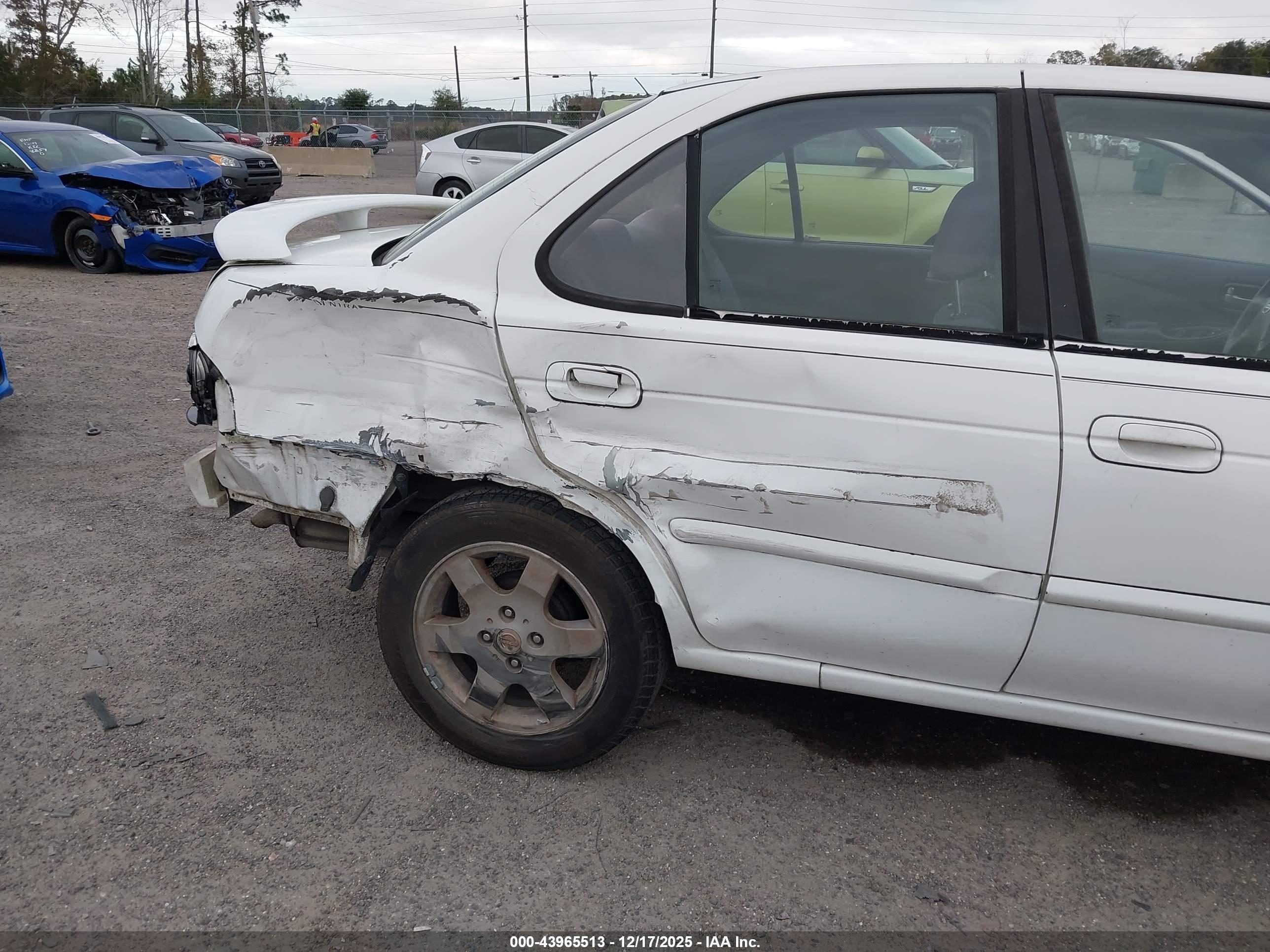 NISSAN SENTRA image 6