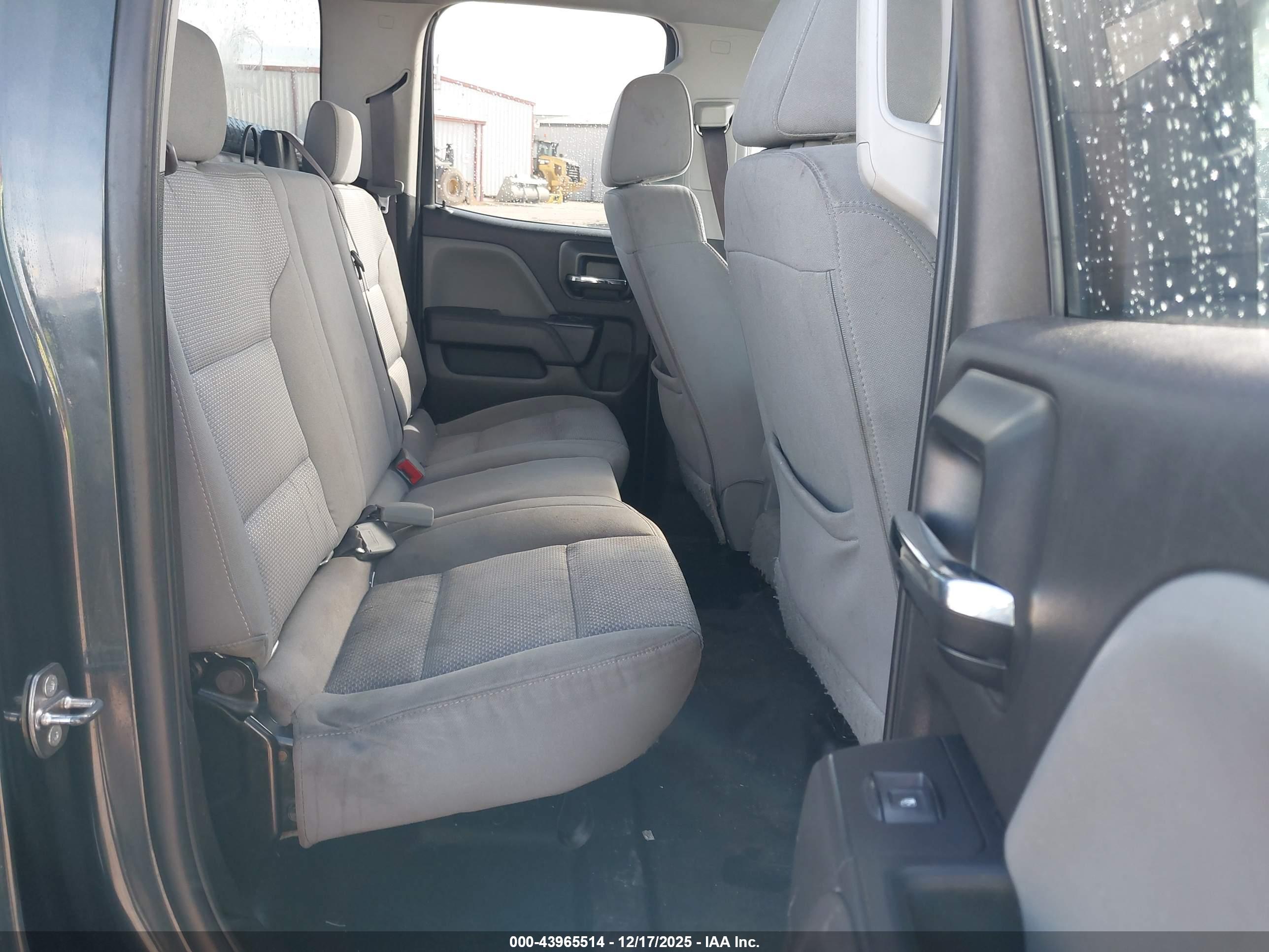 CHEVROLET SILVERADO image 8