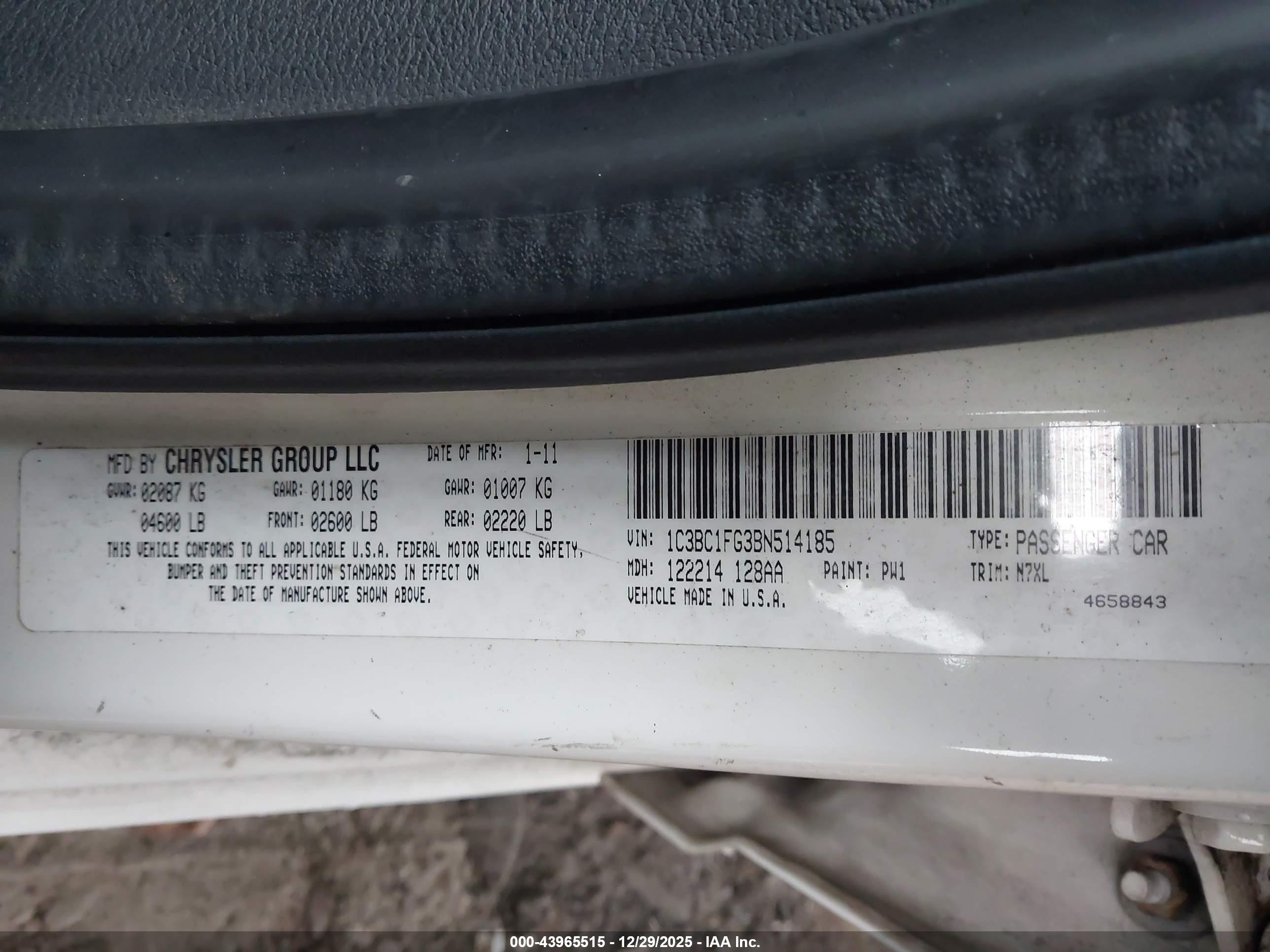 CHRYSLER 200 image 9