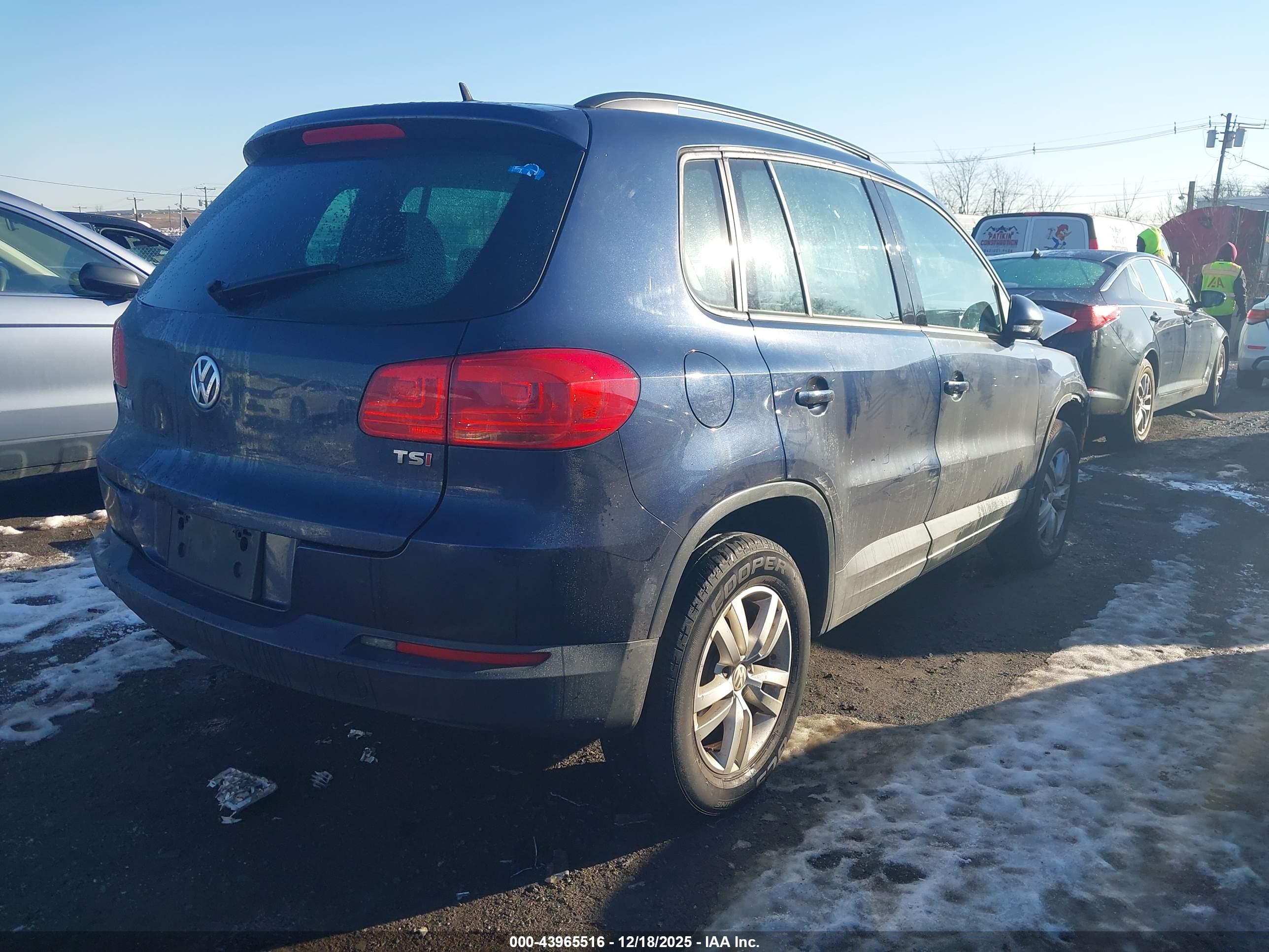 VOLKSWAGEN TIGUAN image 4