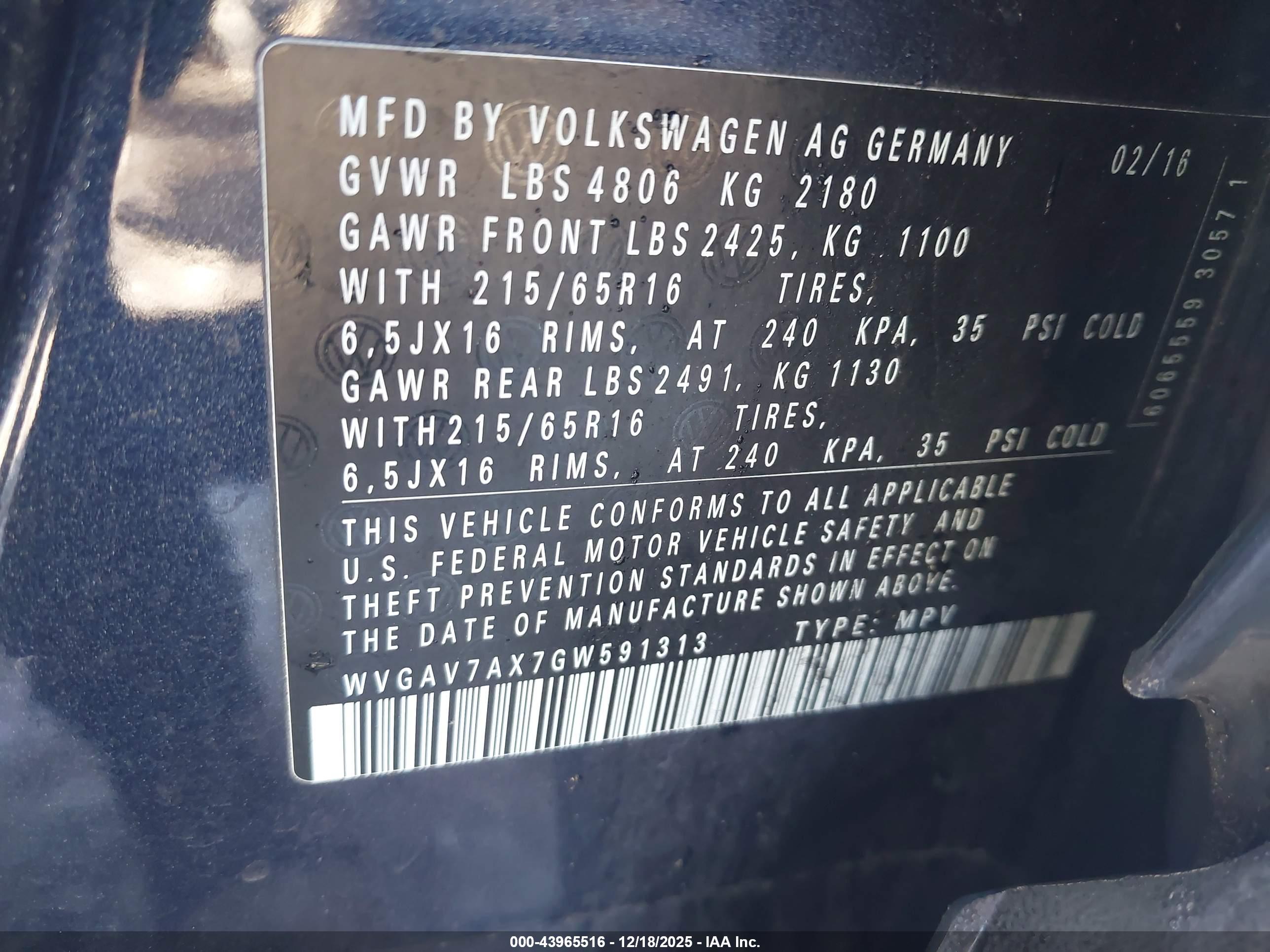 VOLKSWAGEN TIGUAN image 9