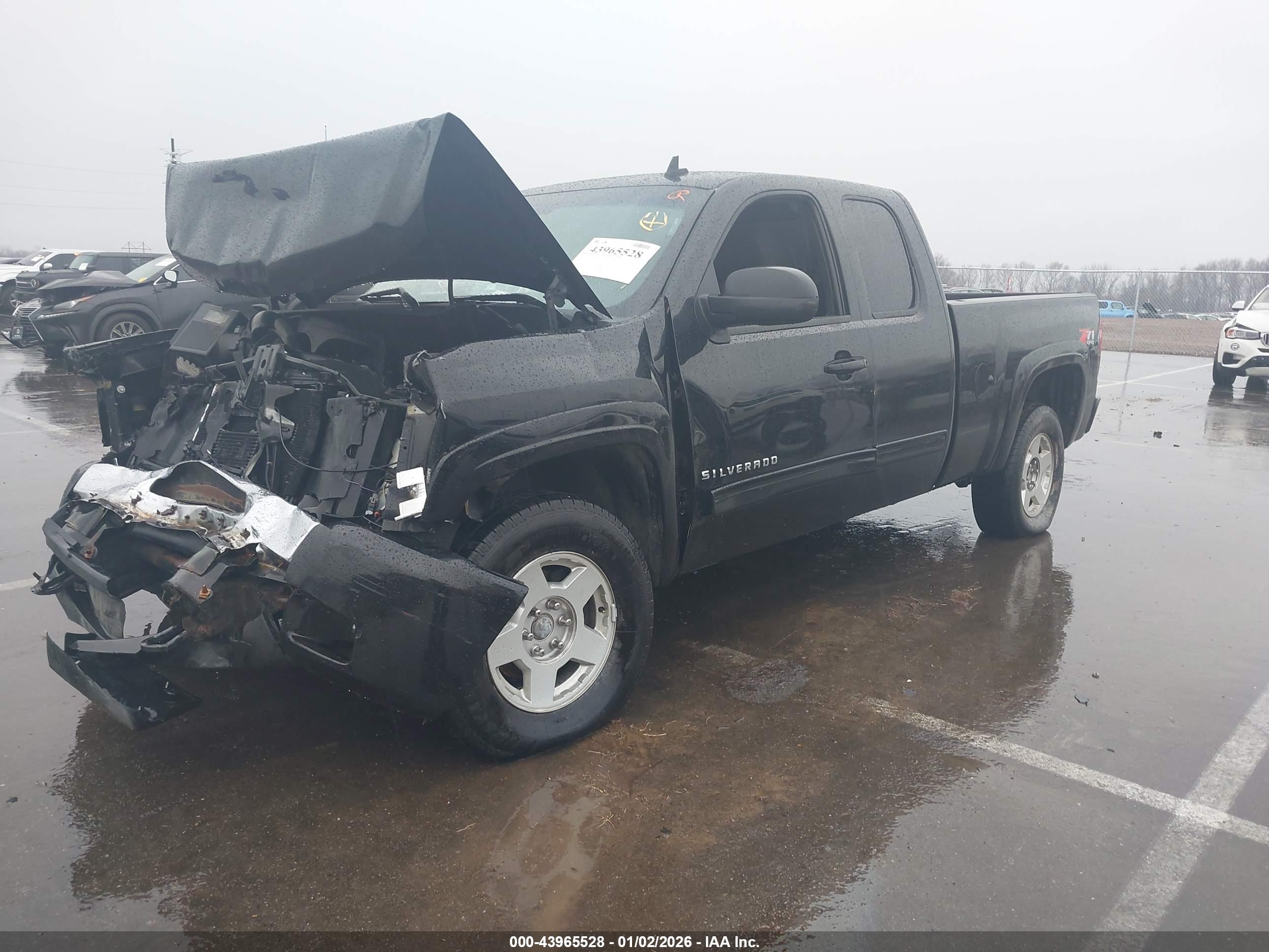 CHEVROLET SILVERADO image 2