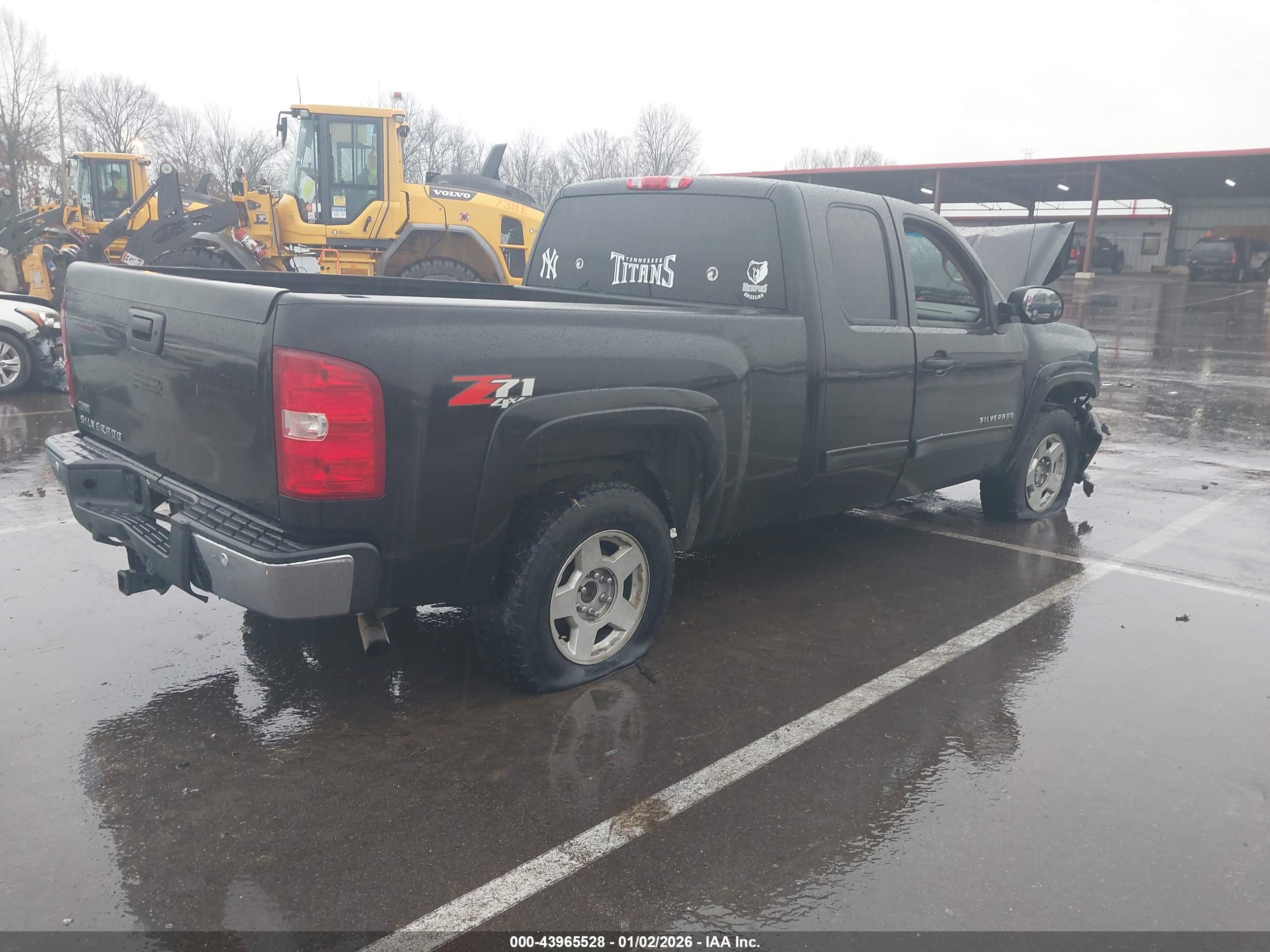 CHEVROLET SILVERADO image 4