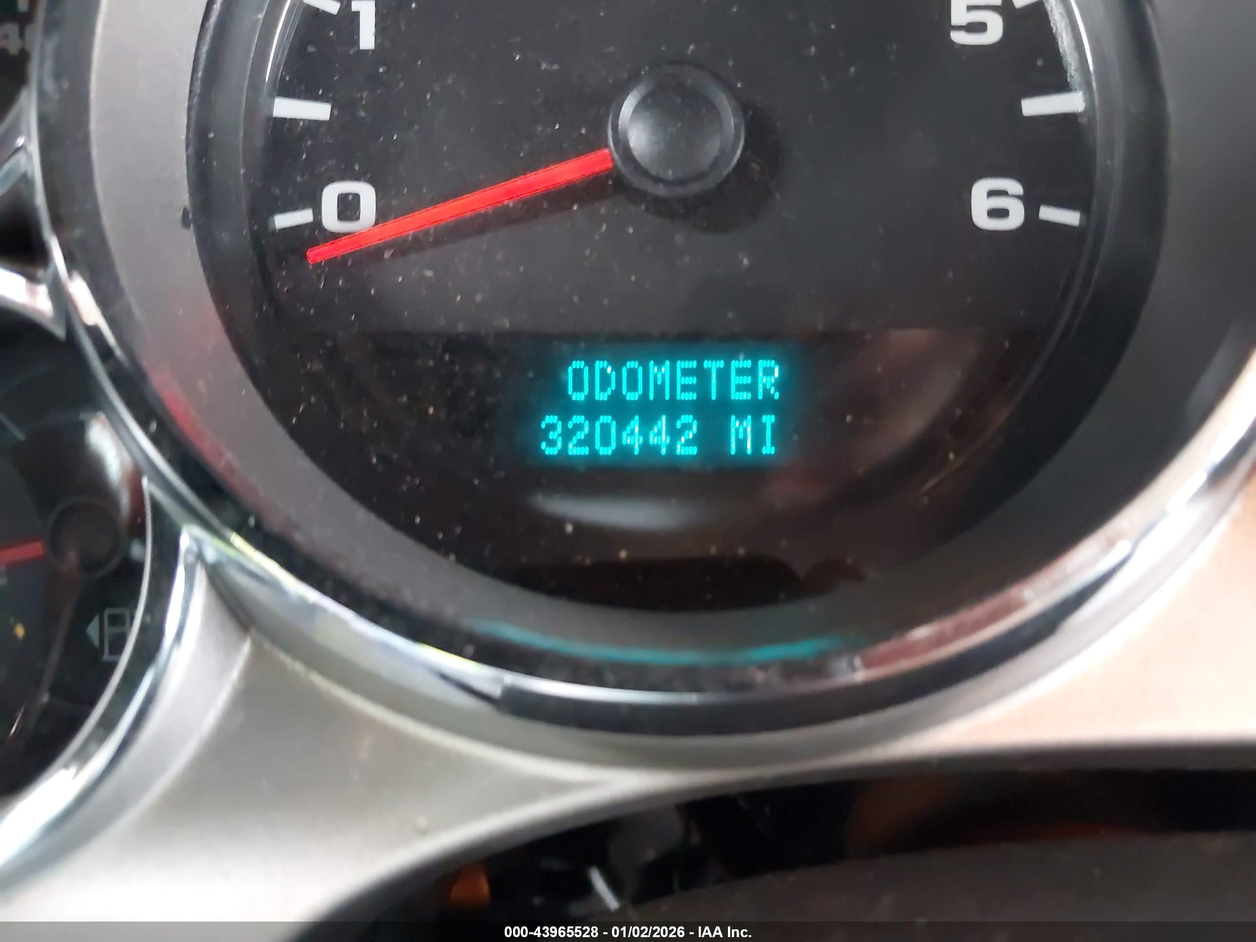 CHEVROLET SILVERADO image 7
