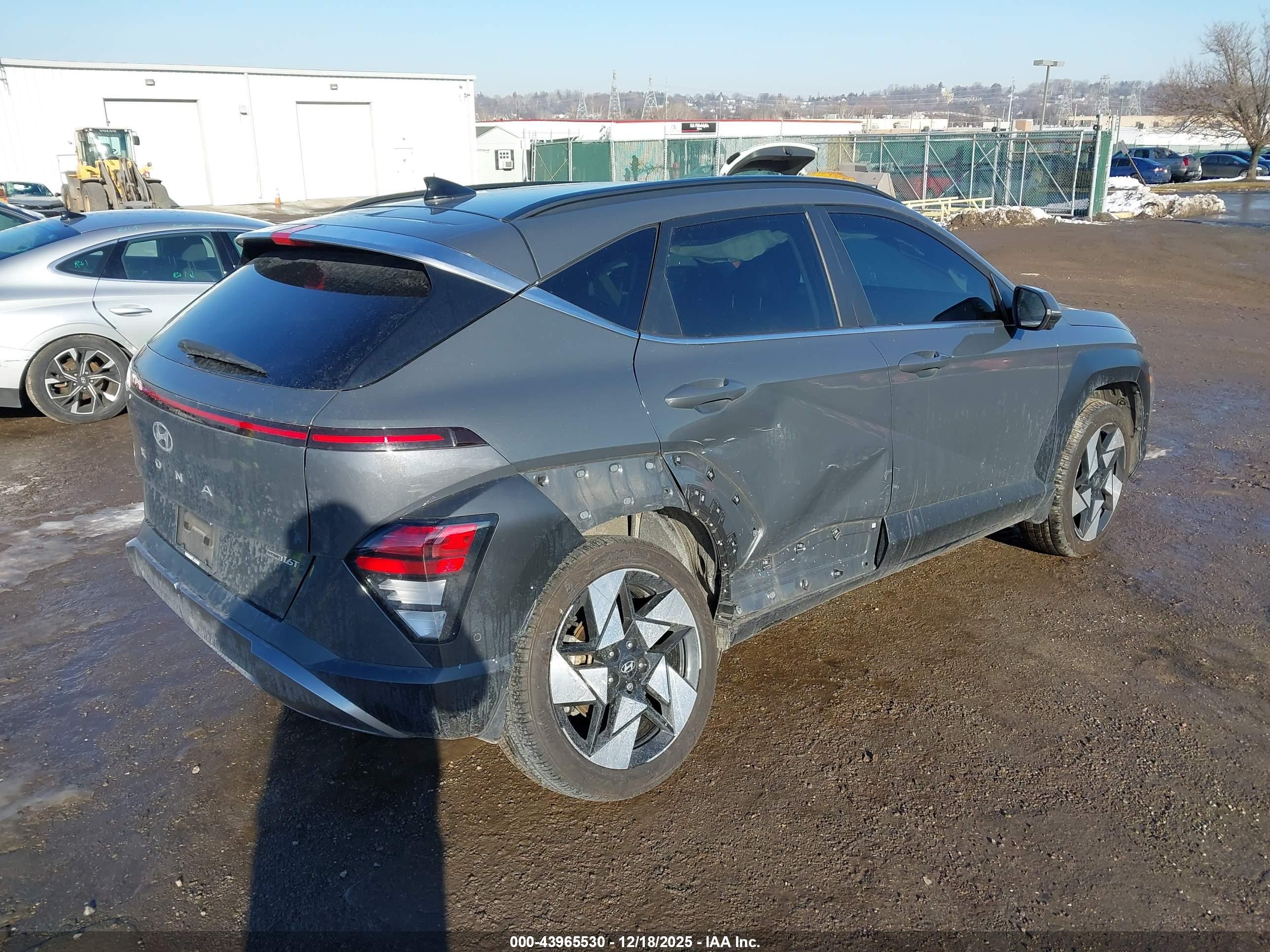 HYUNDAI KONA image 4