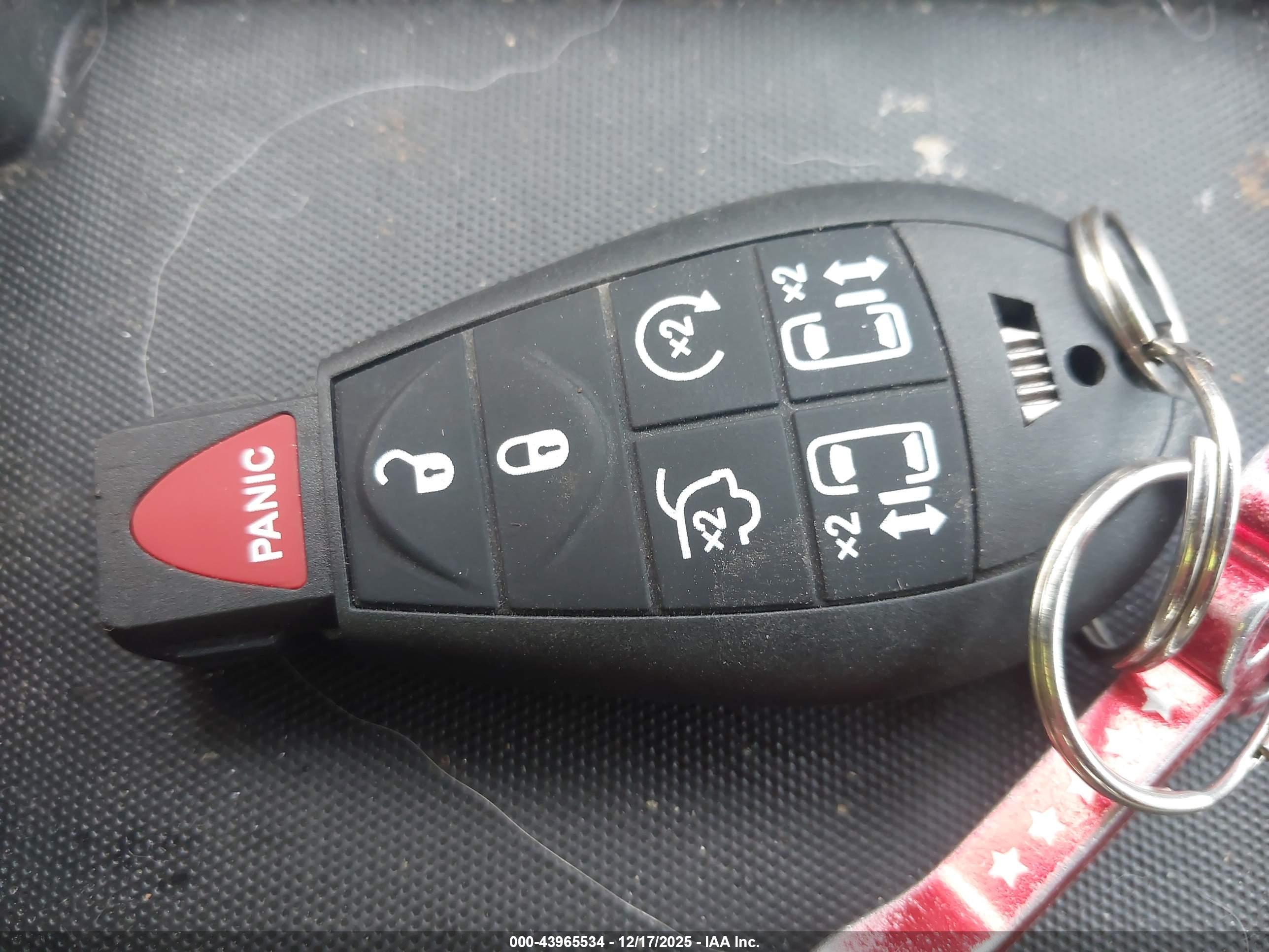 CHRYSLER TOWN image 11