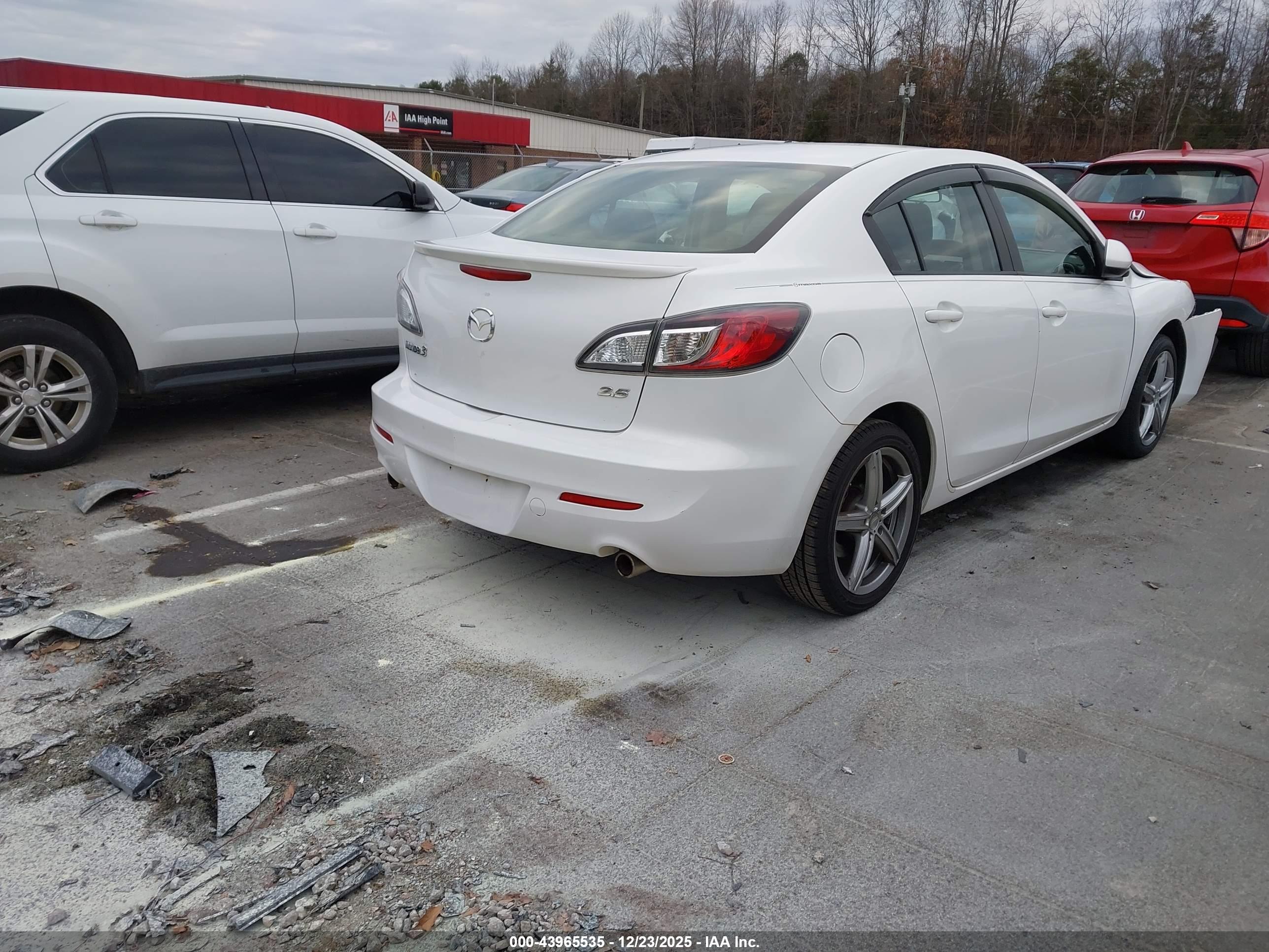 MAZDA MAZDA3 image 4