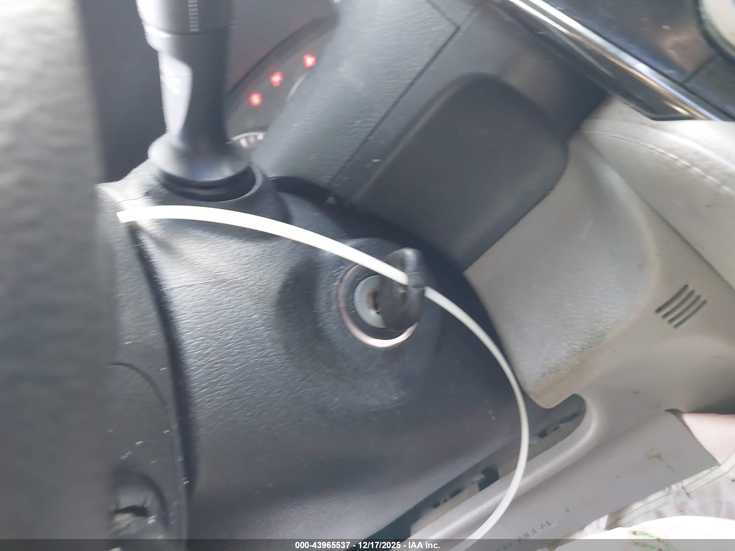 TOYOTA CAMRY image 11