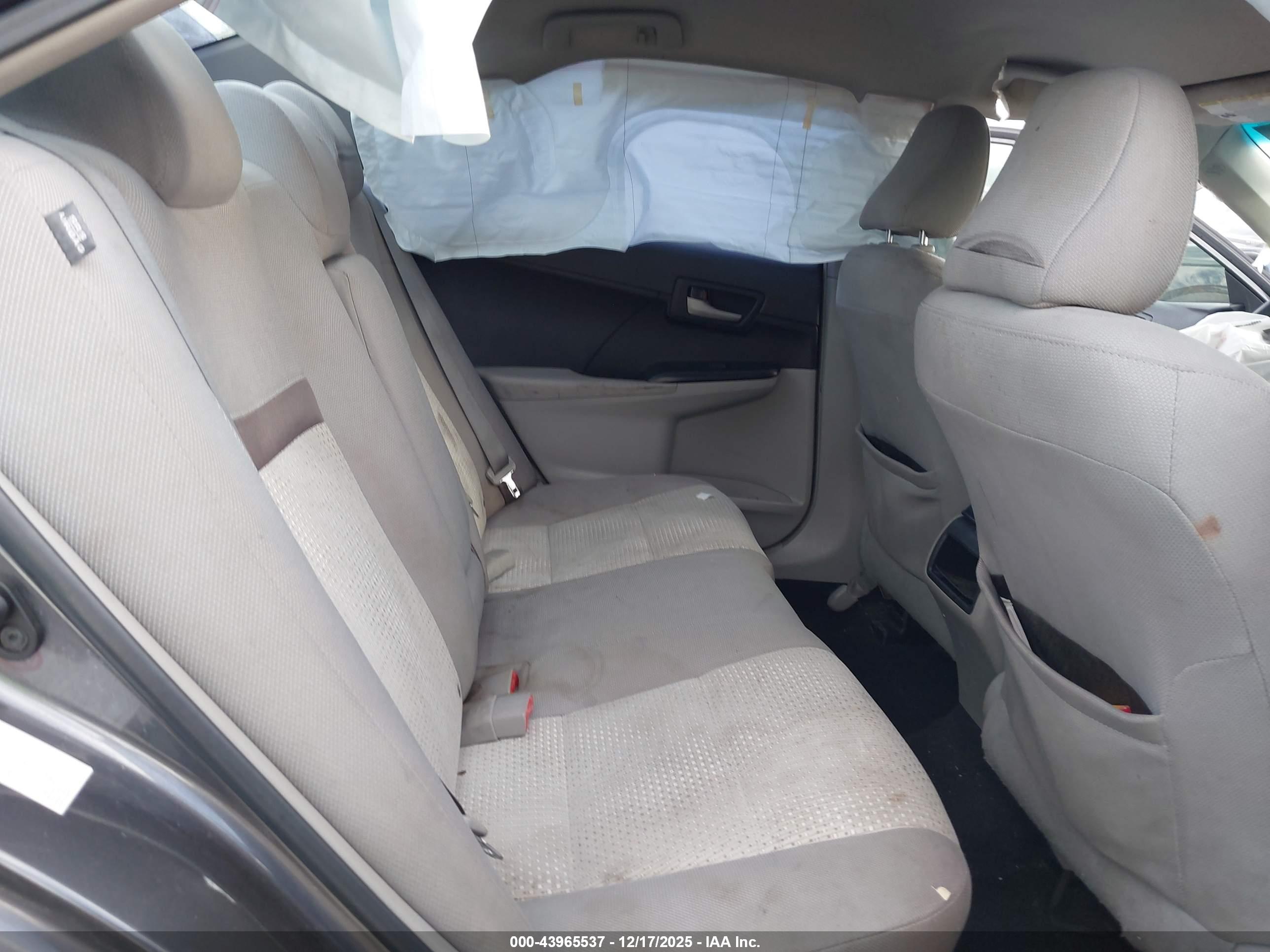 TOYOTA CAMRY image 8