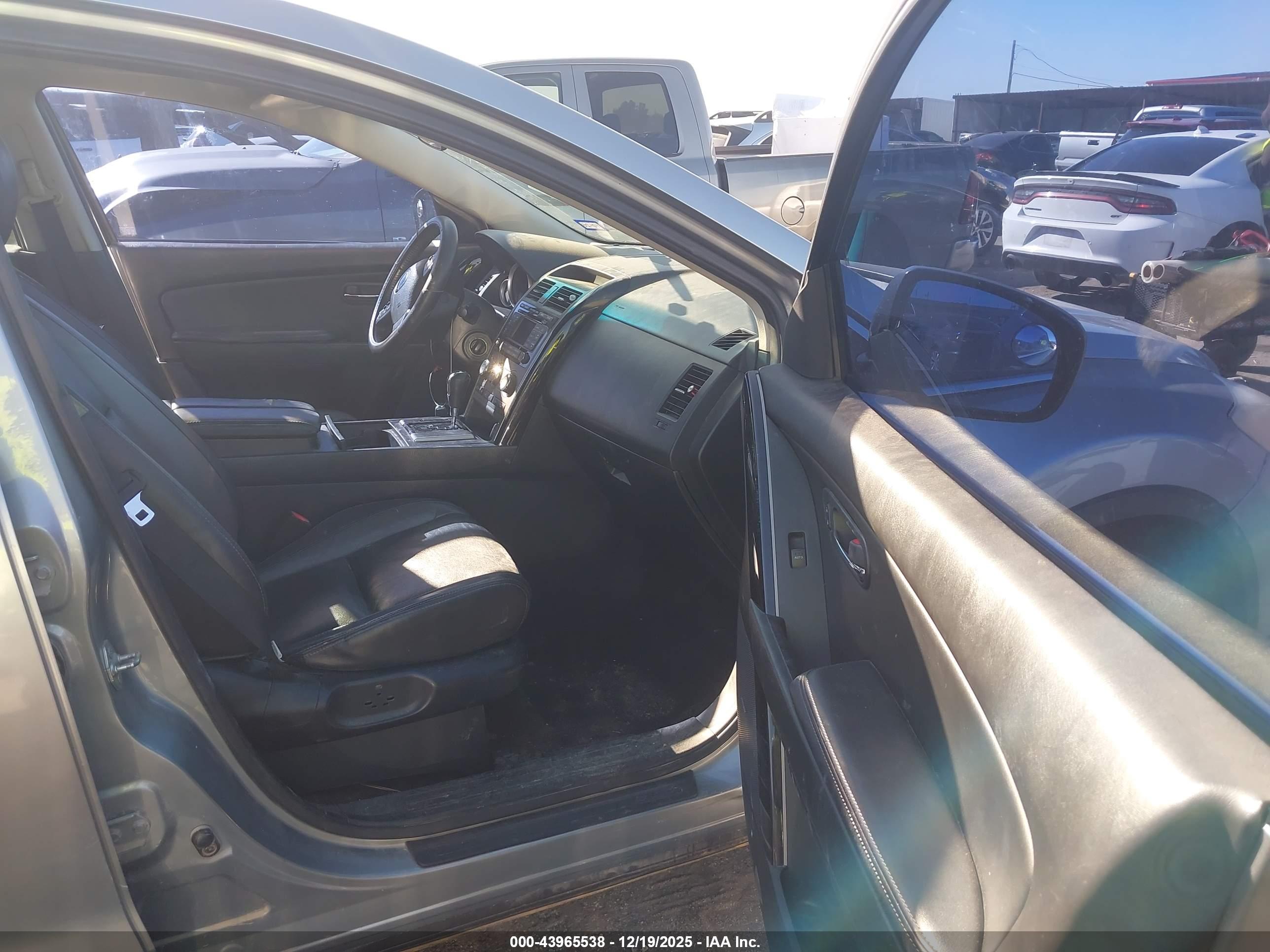 MAZDA CX-9 image 5