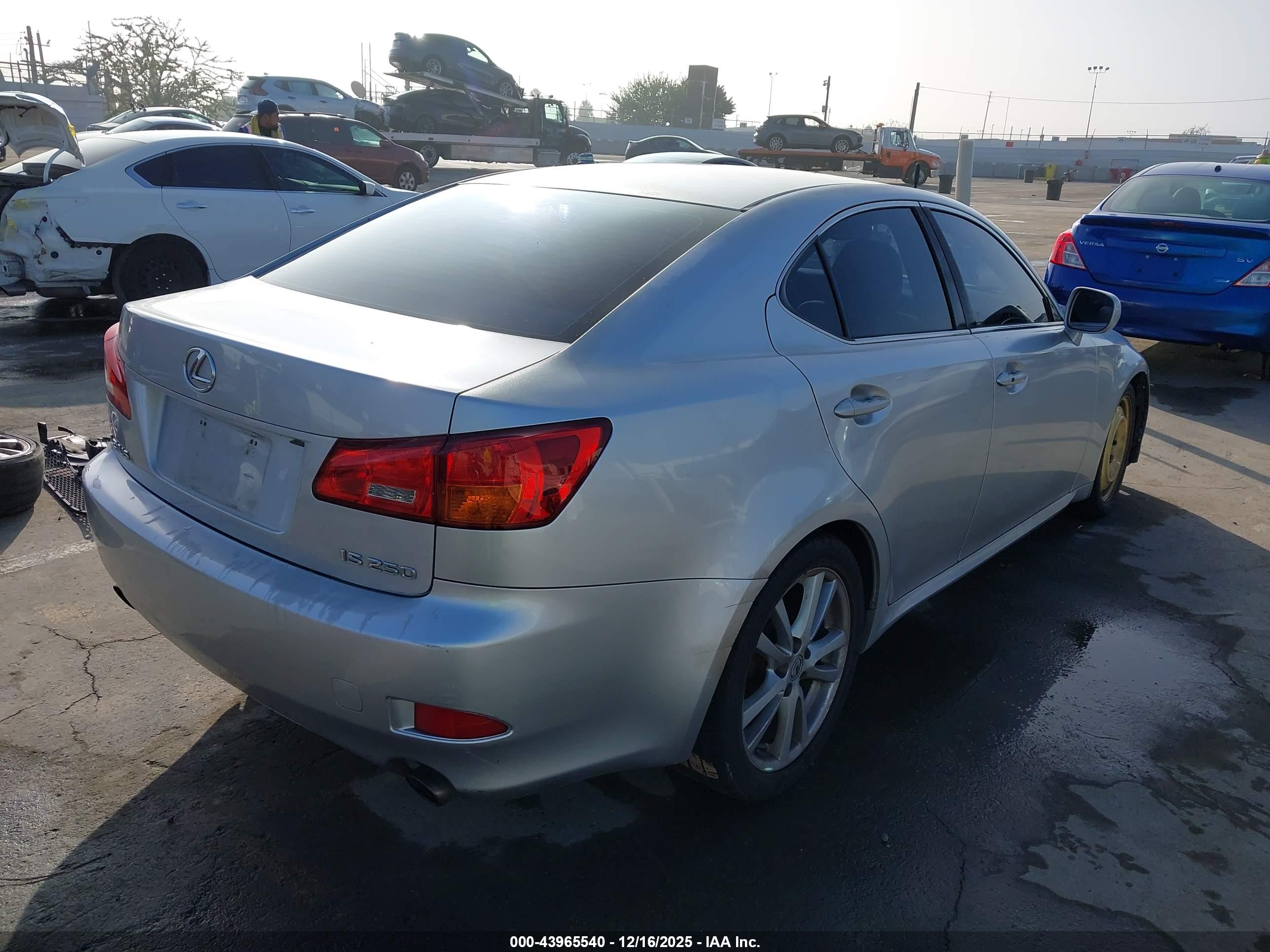 LEXUS IS image 4