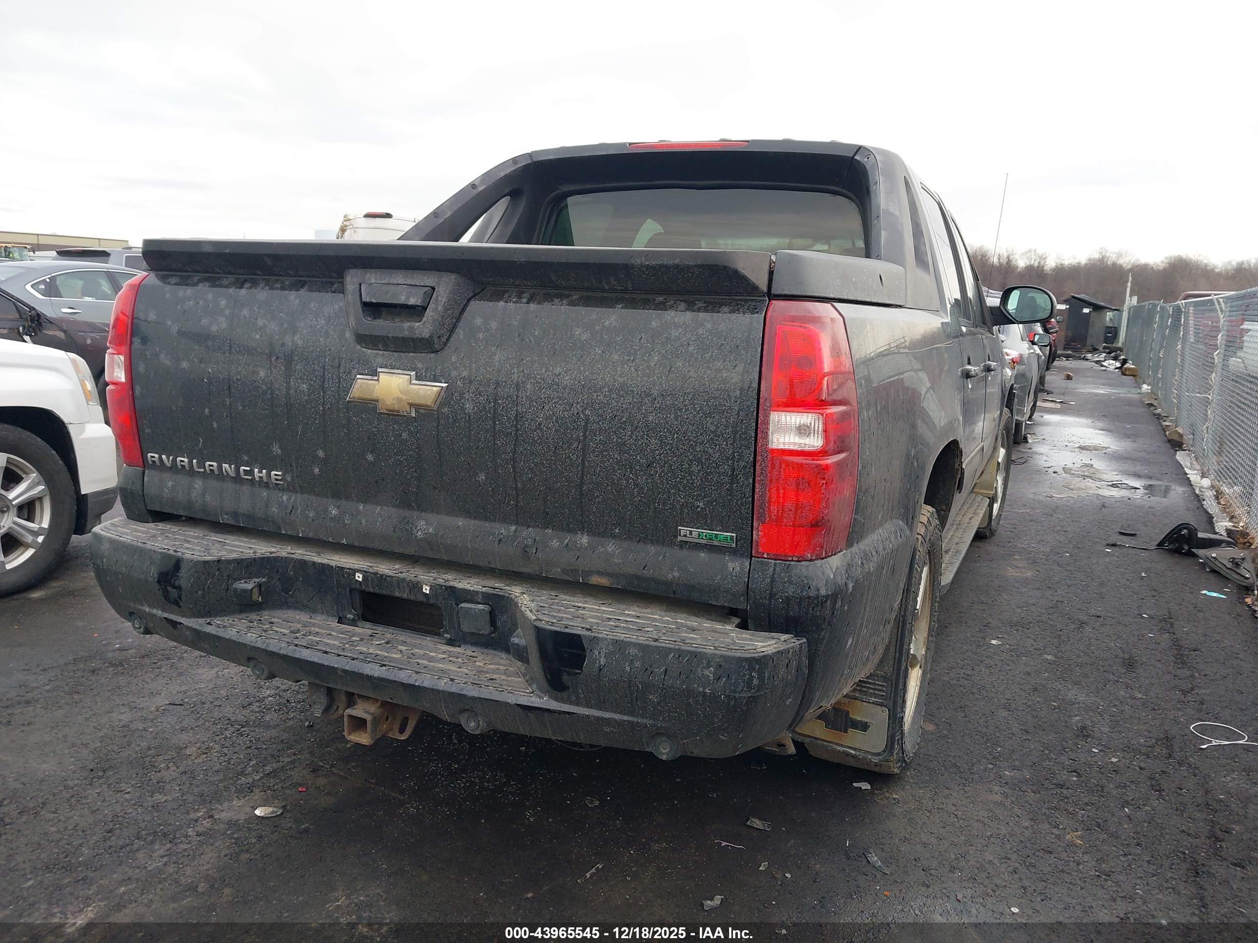 CHEVROLET AVALANCHE image 4