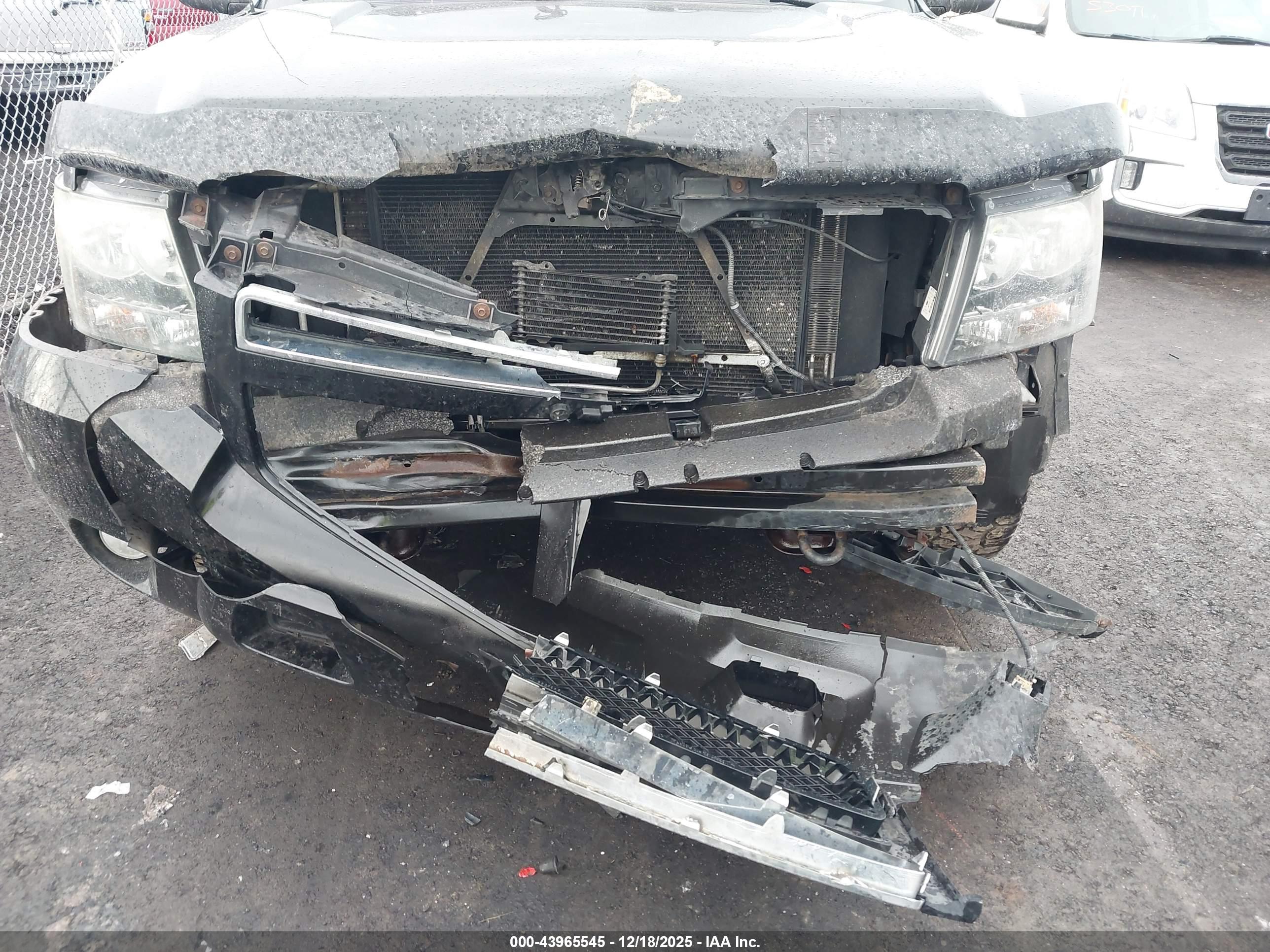 CHEVROLET AVALANCHE image 6