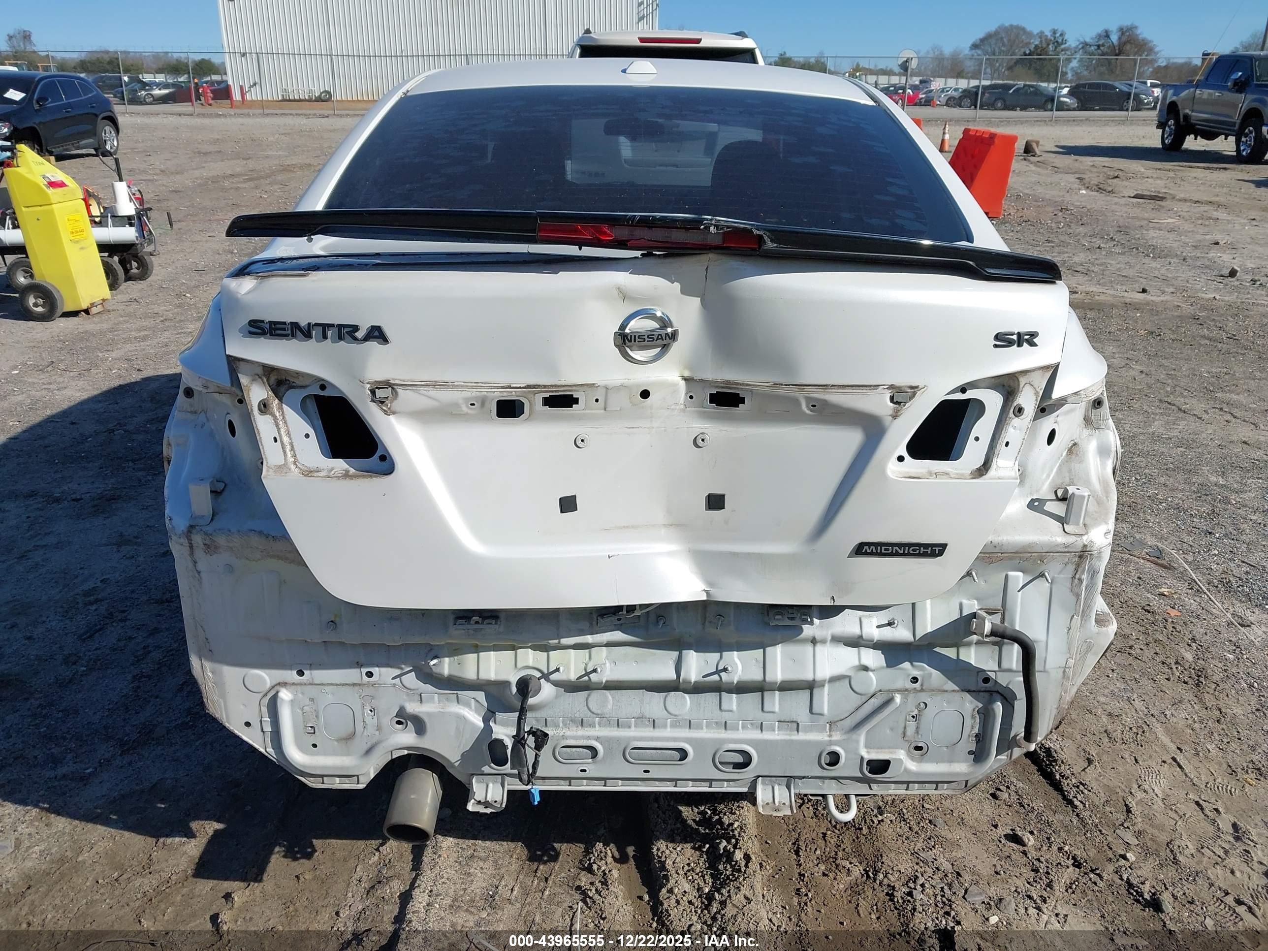 NISSAN SENTRA image 6