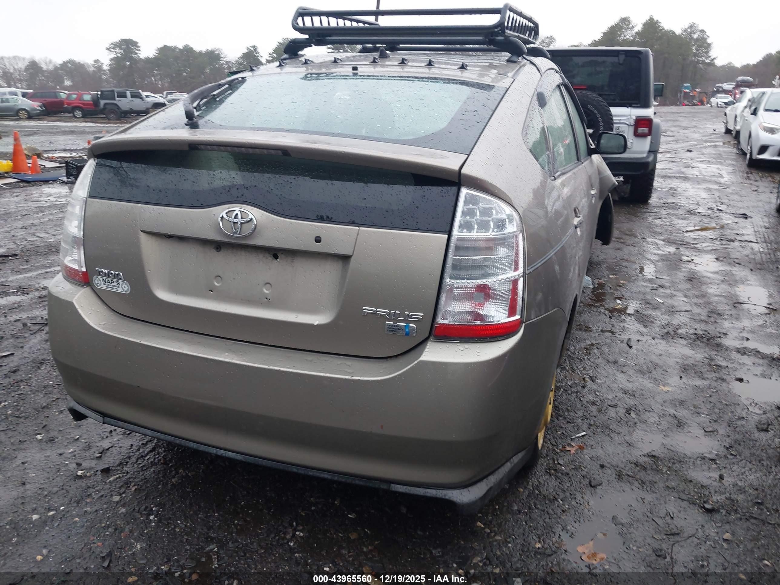 TOYOTA PRIUS image 4