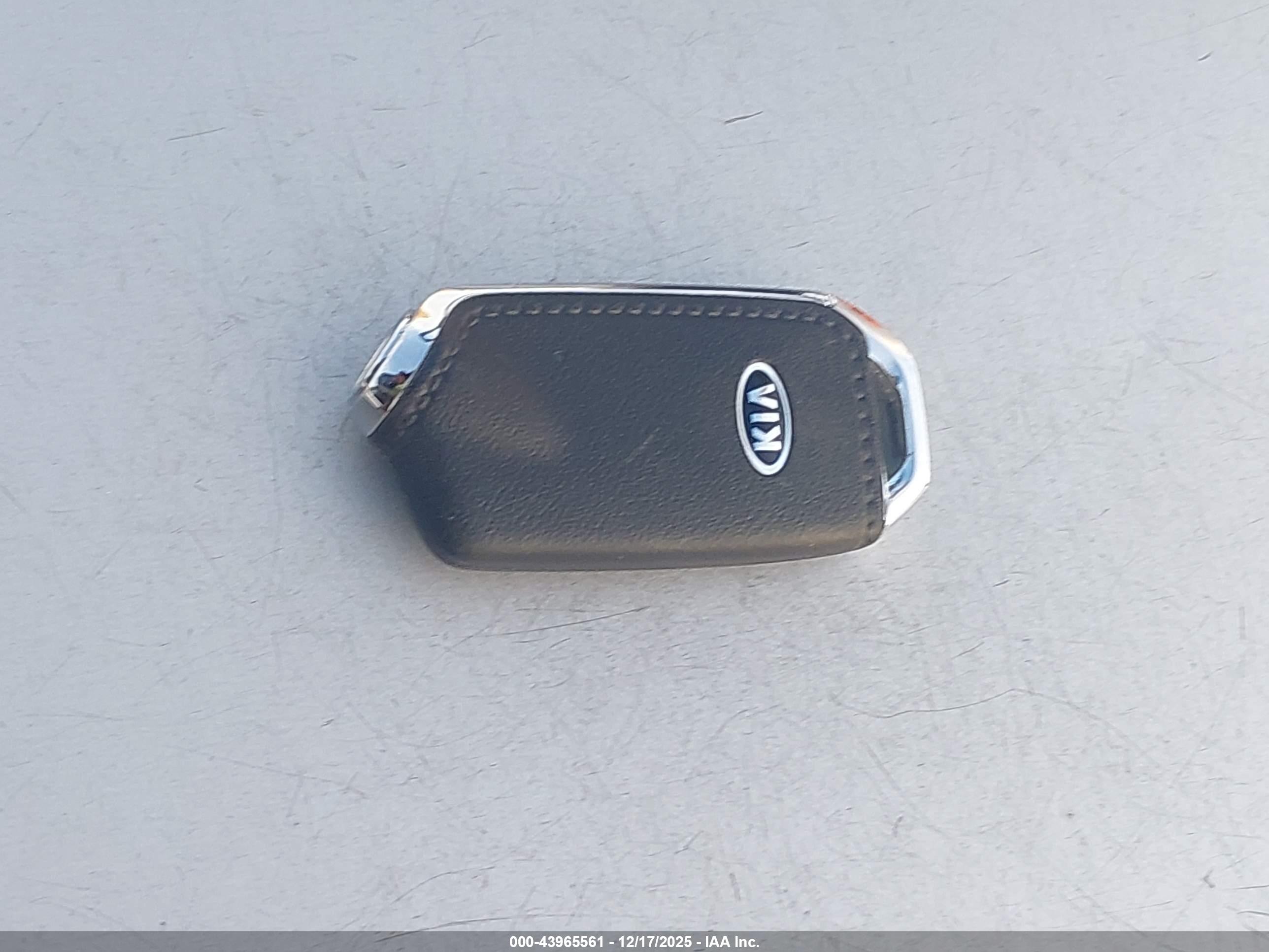 KIA STINGER image 11