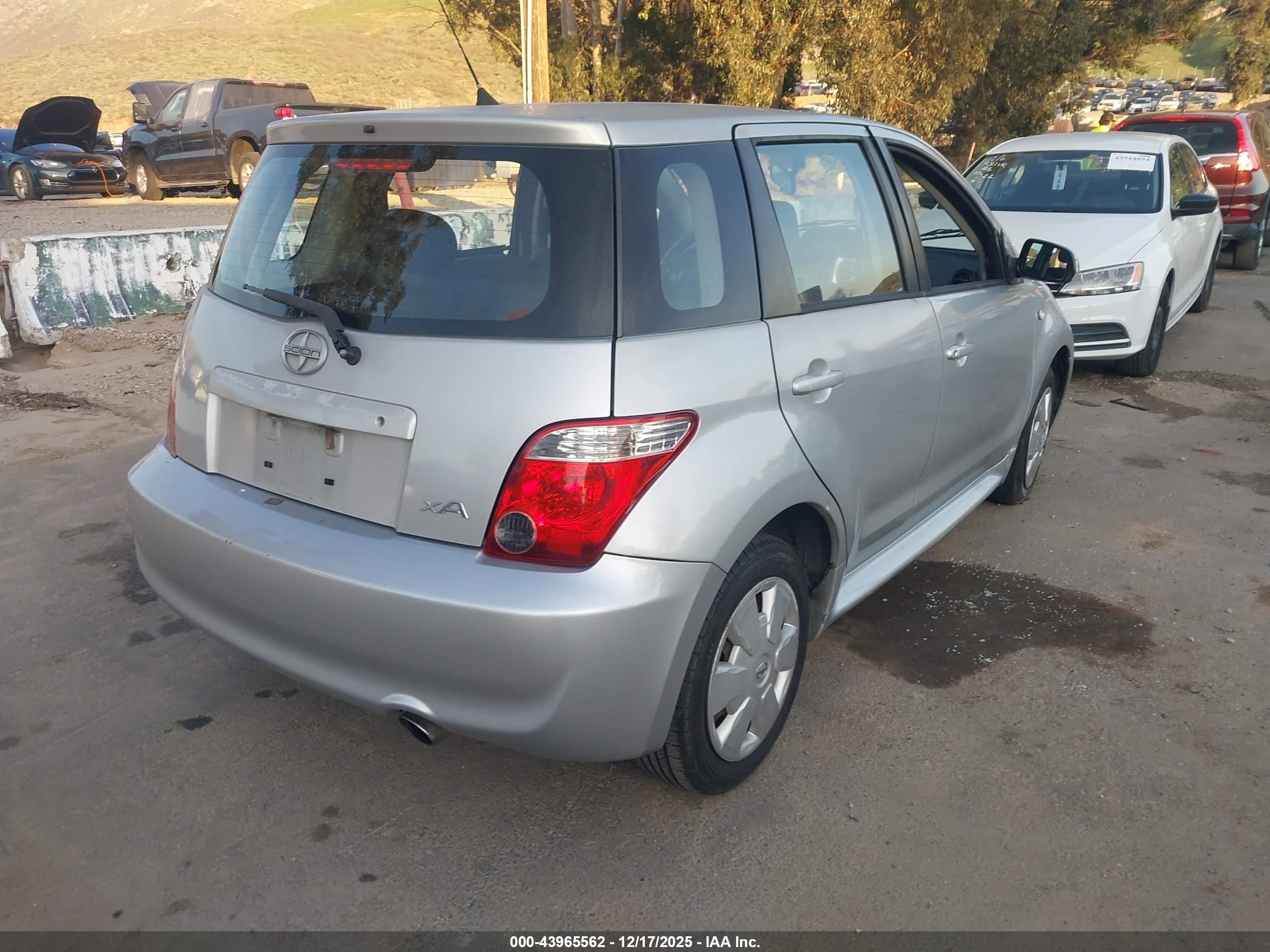 SCION XA image 4