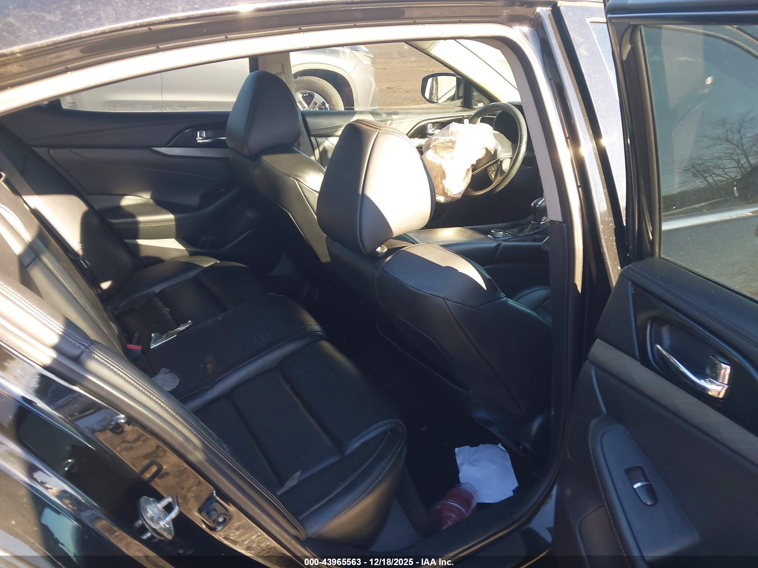 NISSAN MAXIMA image 8