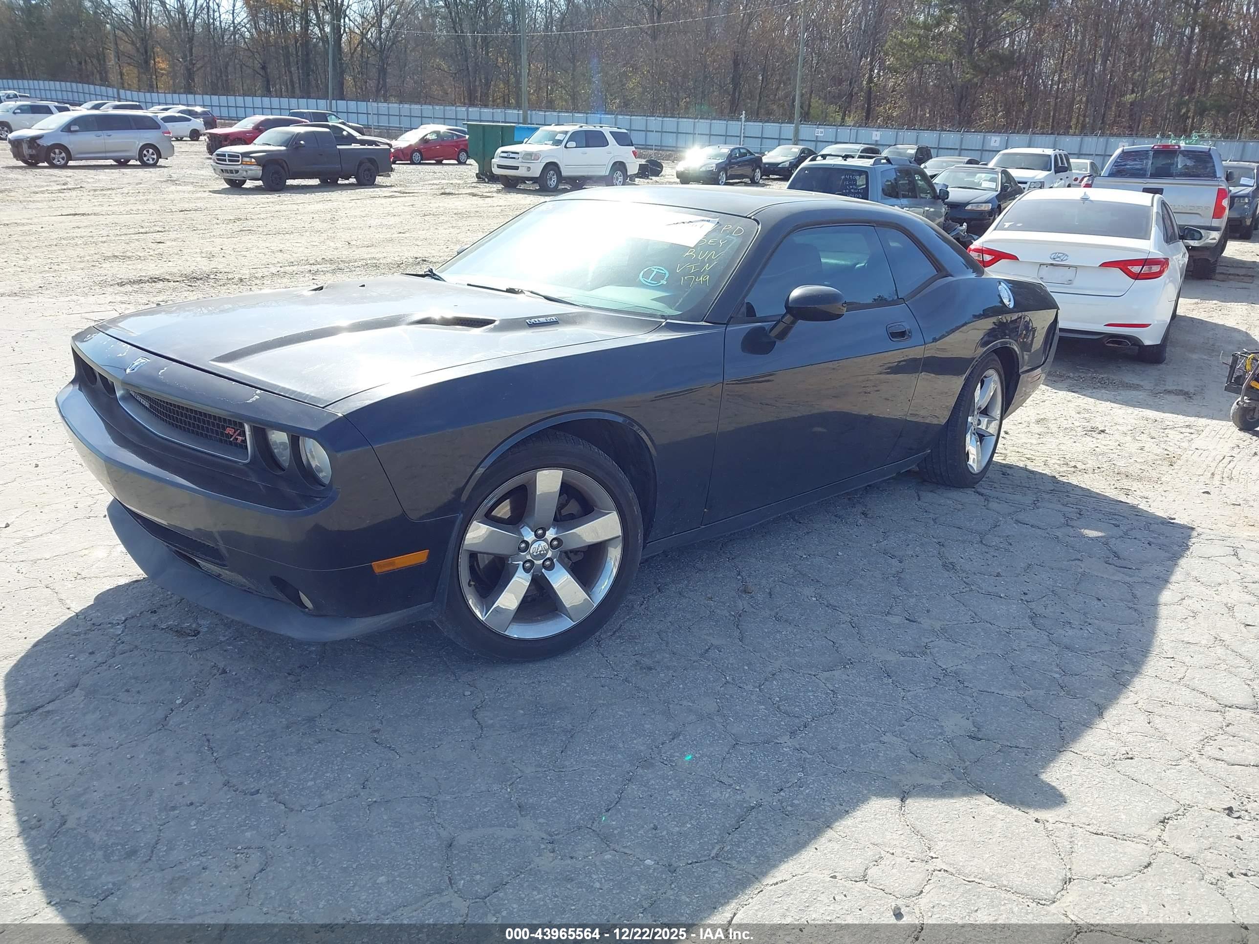 DODGE CHALLENGER image 2