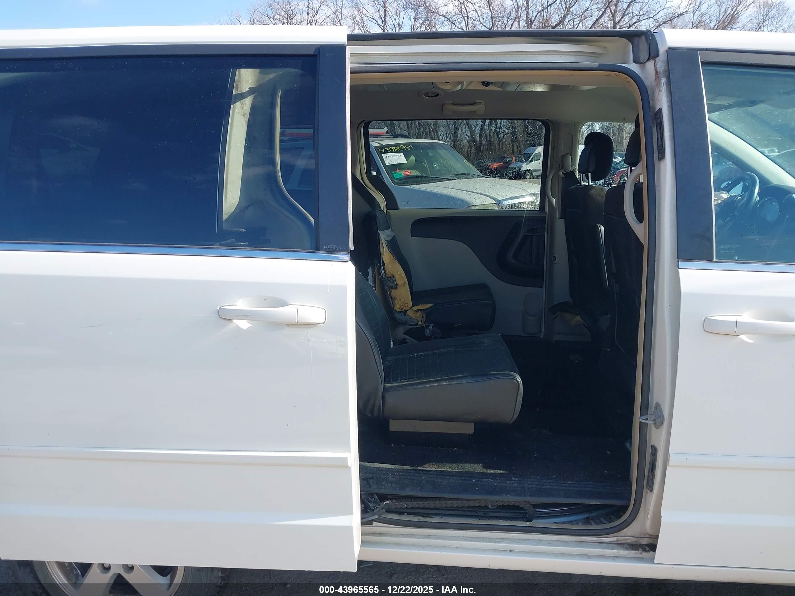 DODGE GRAND image 8