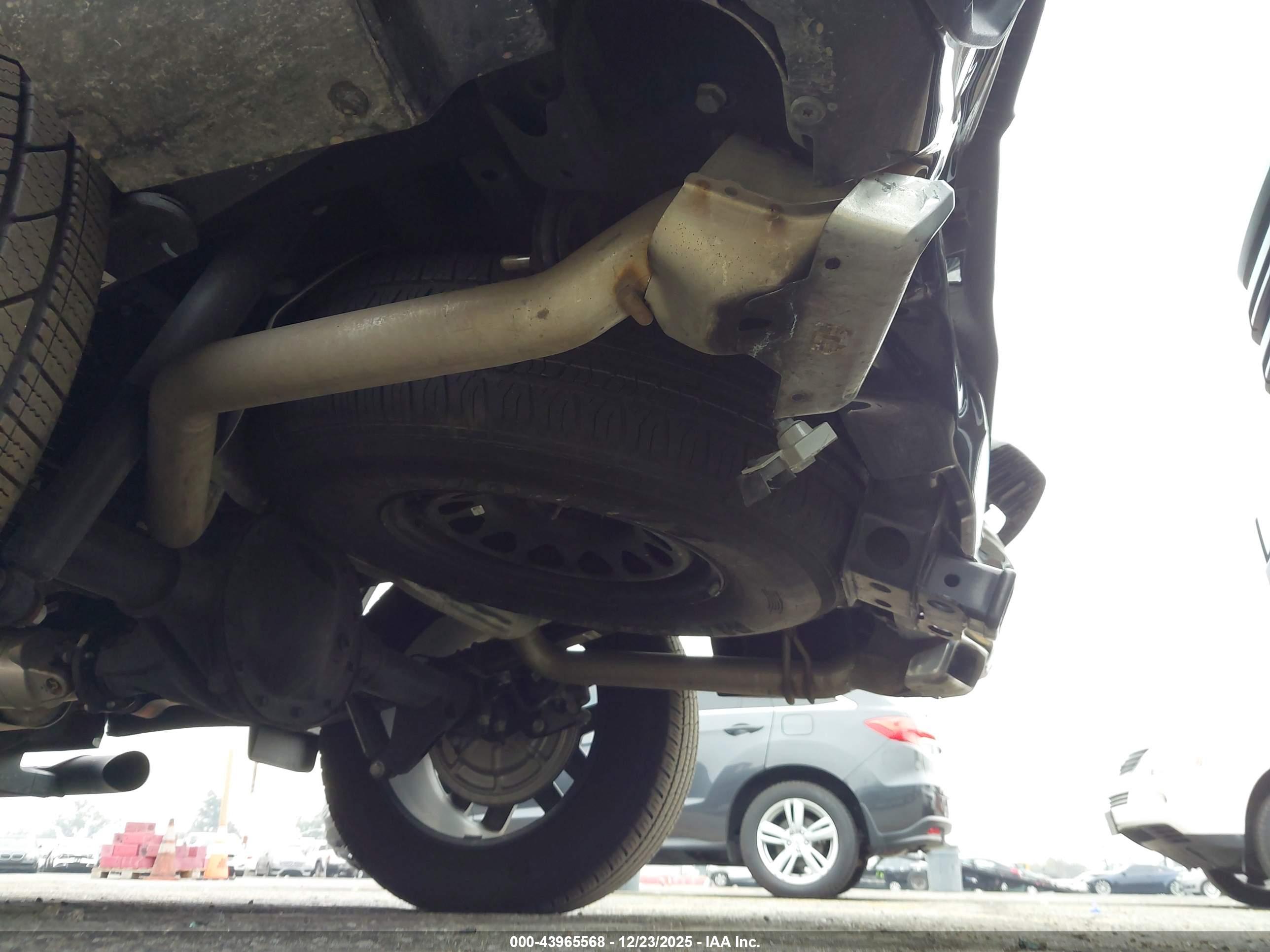 CHEVROLET SILVERADO image 6