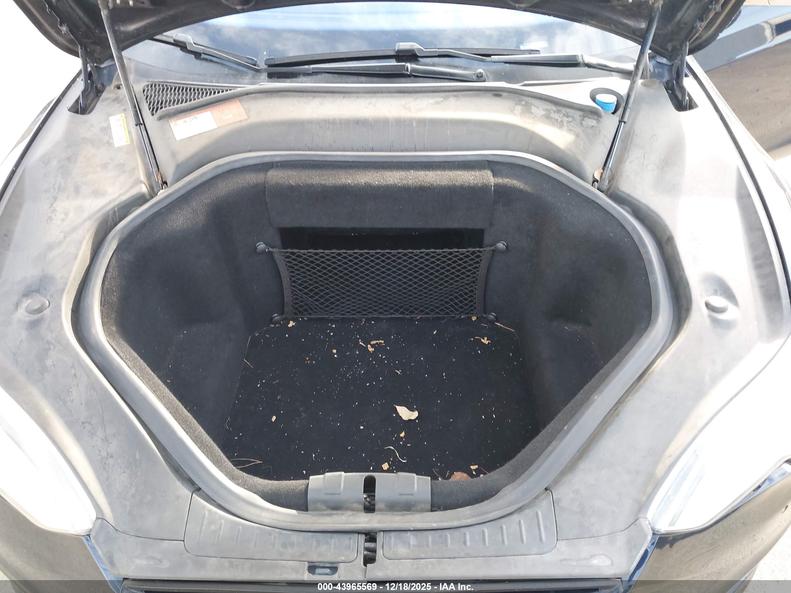 TESLA MODEL image 10