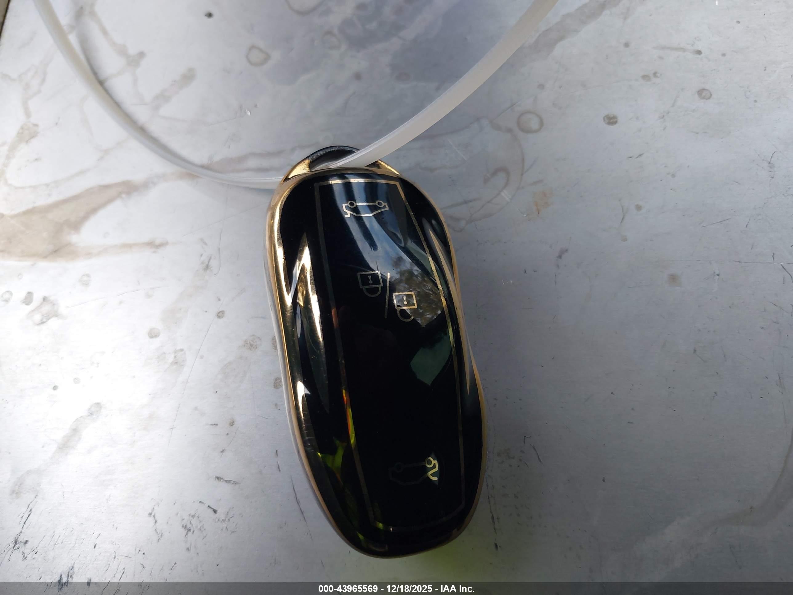 TESLA MODEL image 11