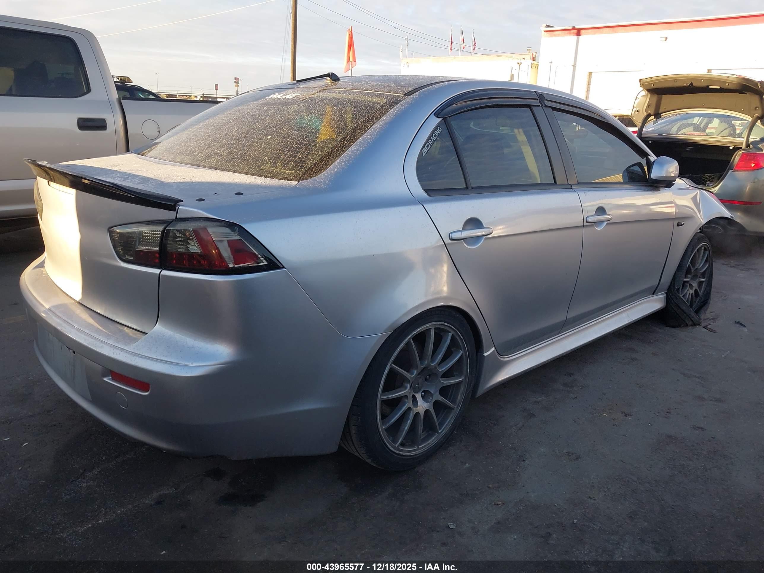 MITSUBISHI LANCER image 4