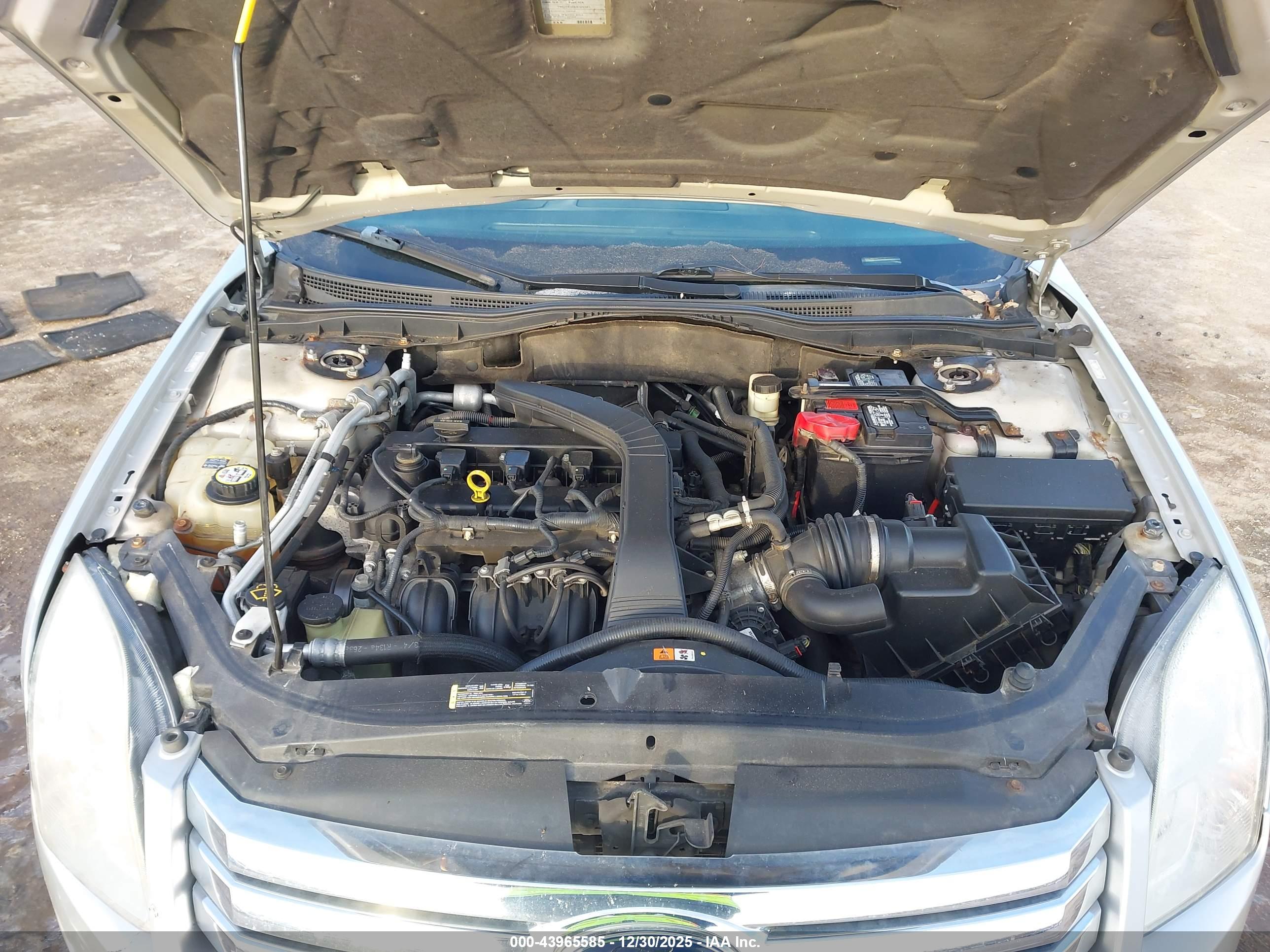 FORD FUSION image 10
