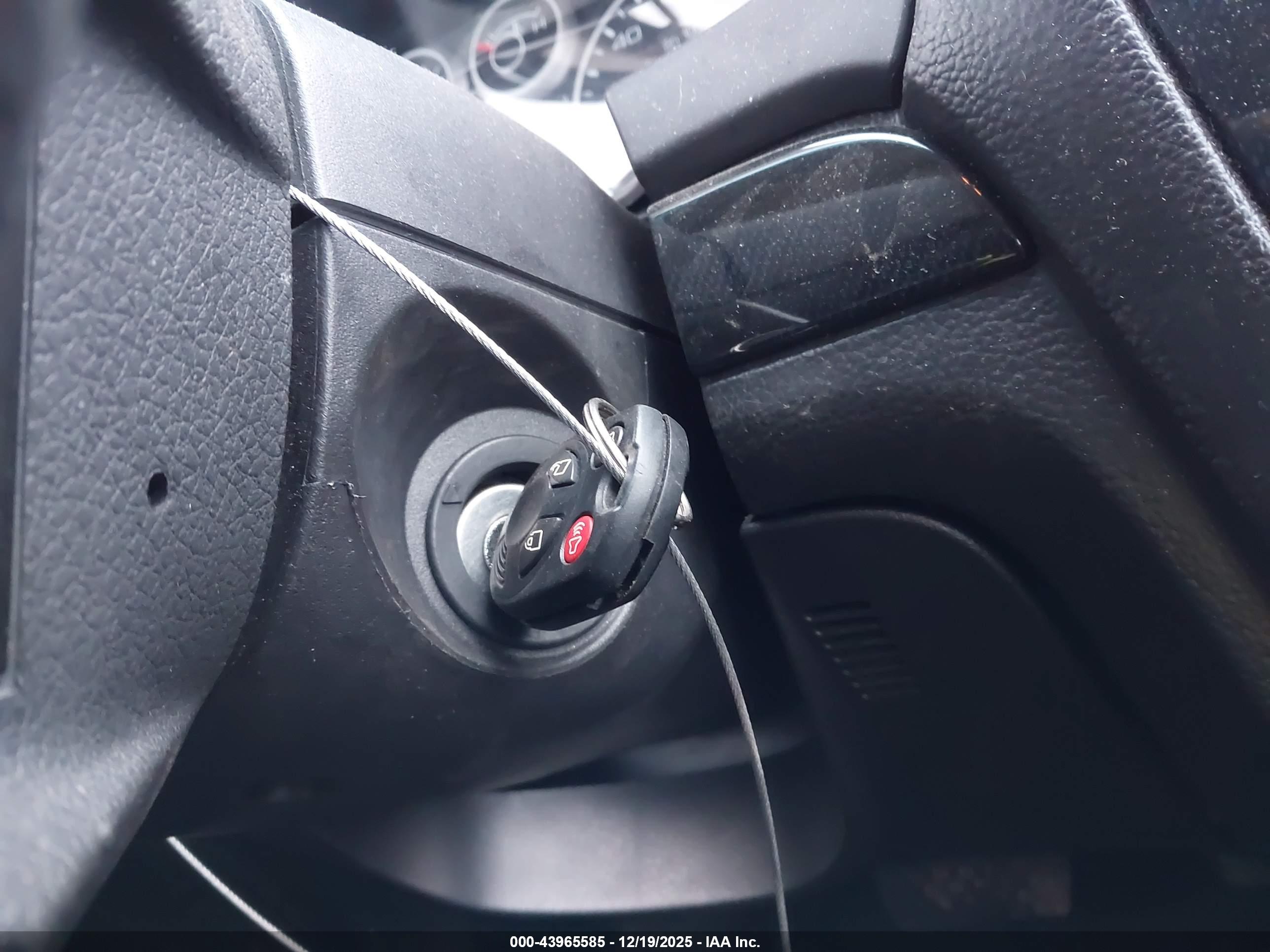 FORD FUSION image 11