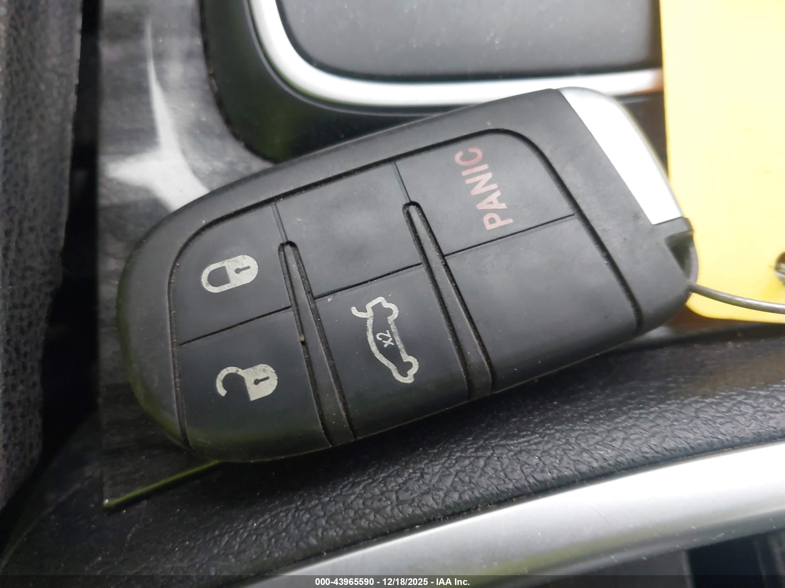 CHRYSLER 300 image 11