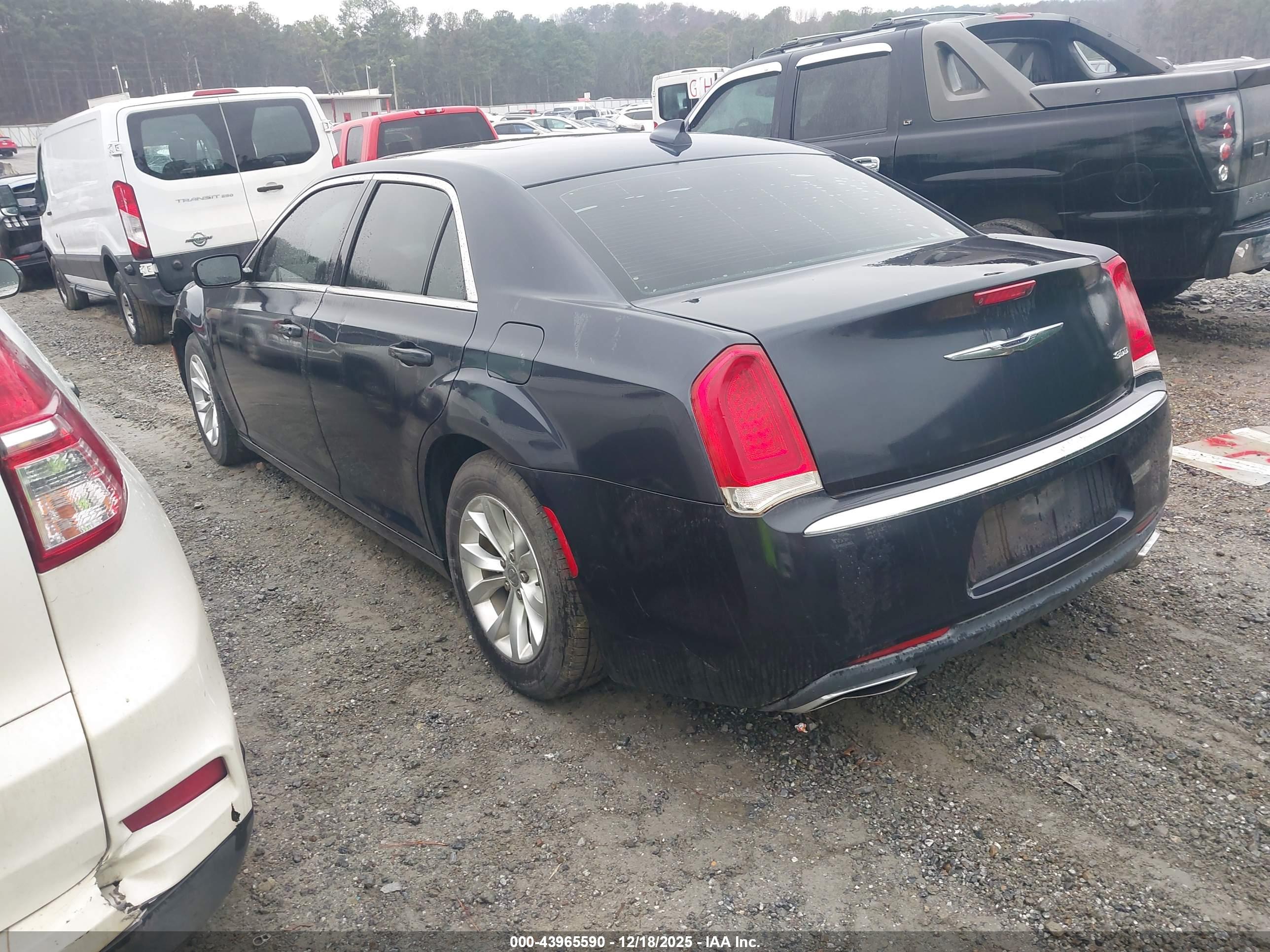 CHRYSLER 300 image 3