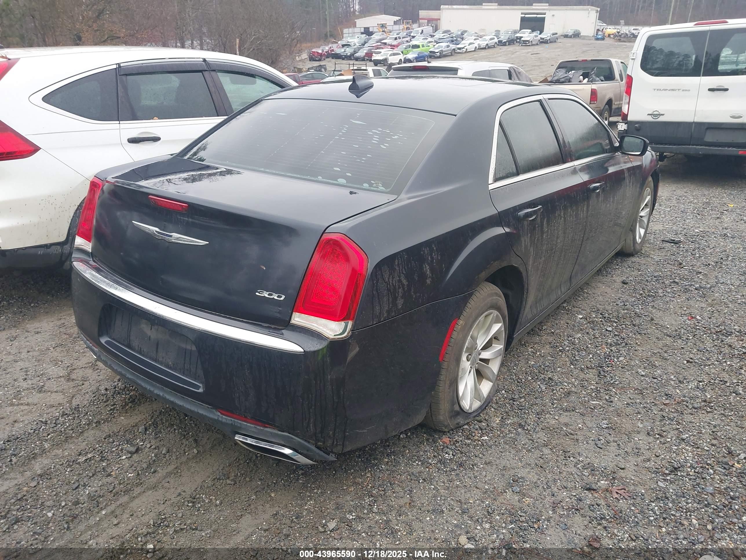 CHRYSLER 300 image 4