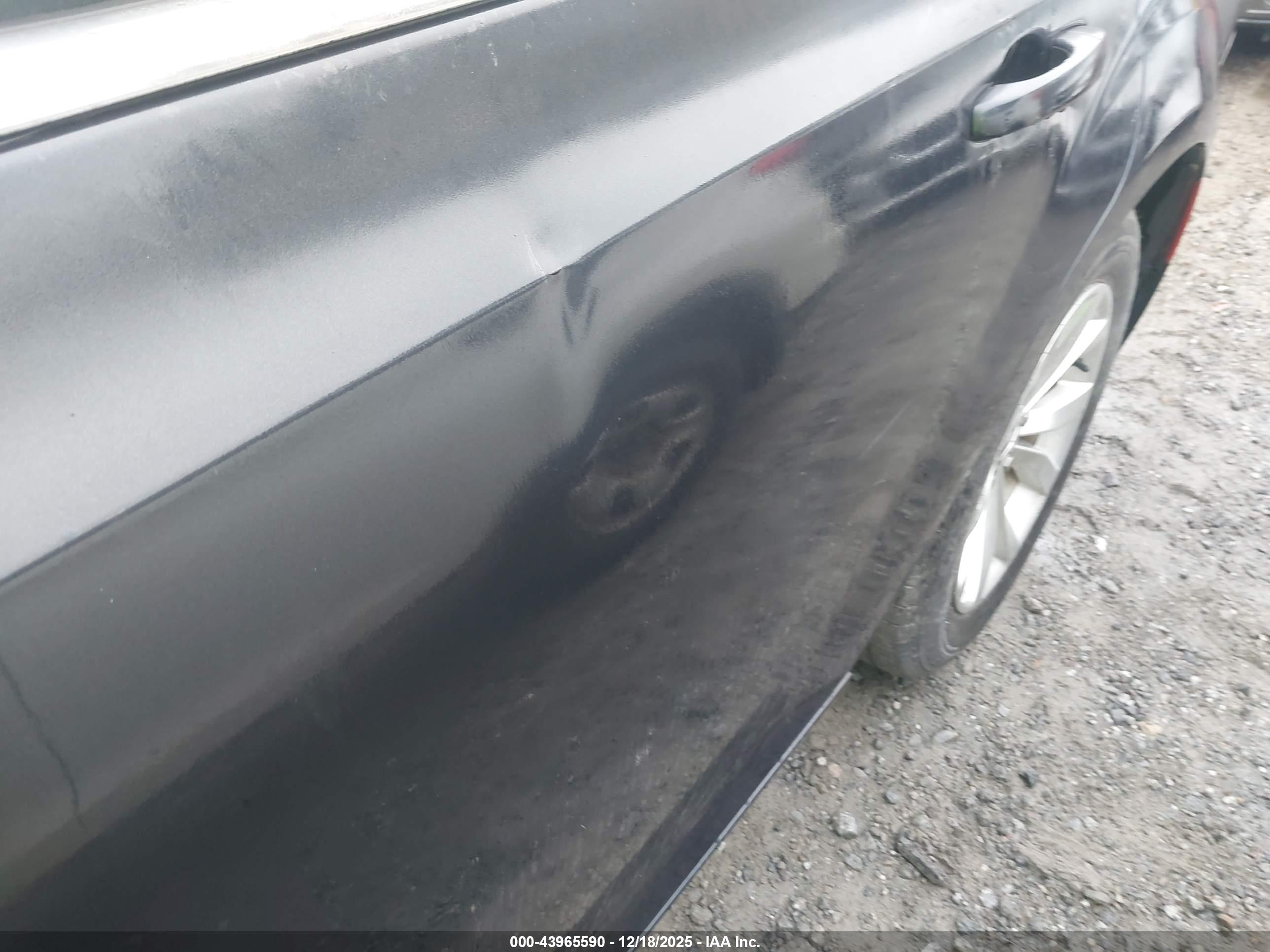 CHRYSLER 300 image 6