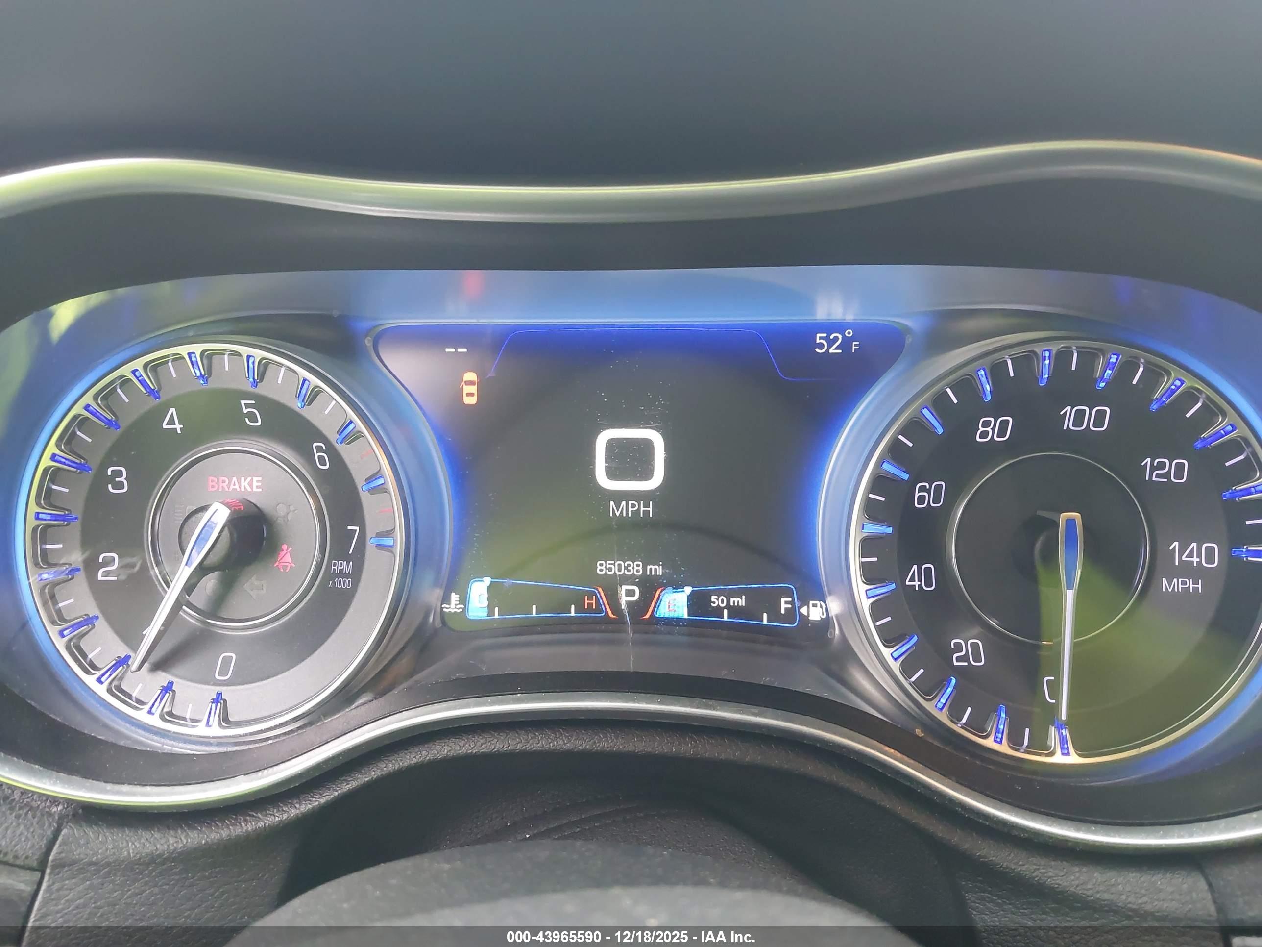 CHRYSLER 300 image 7