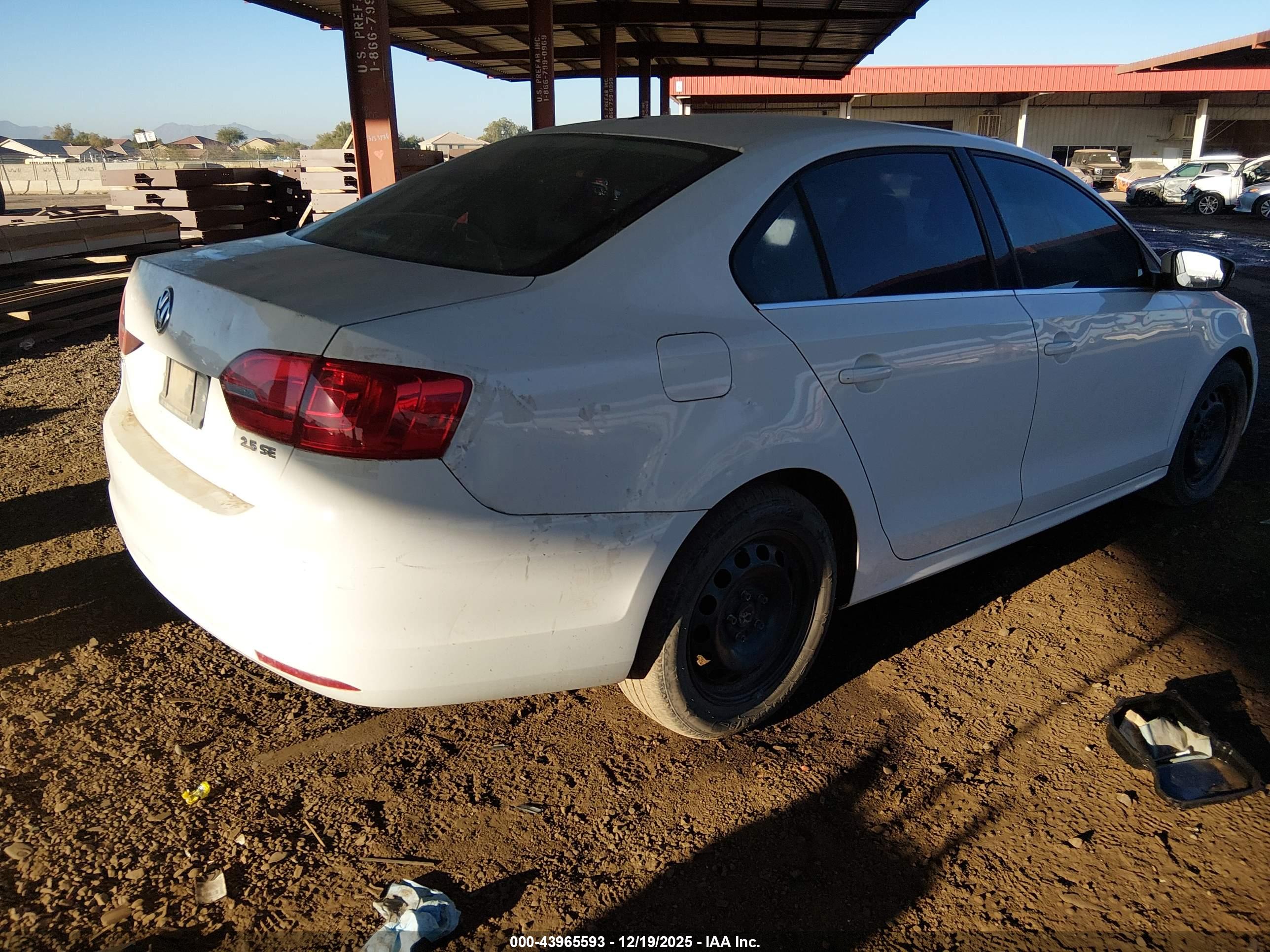 VOLKSWAGEN JETTA image 4
