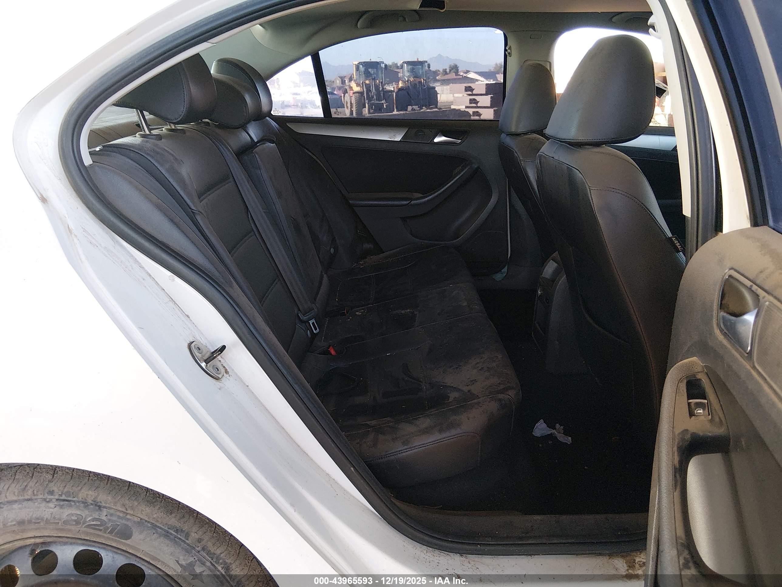 VOLKSWAGEN JETTA image 8