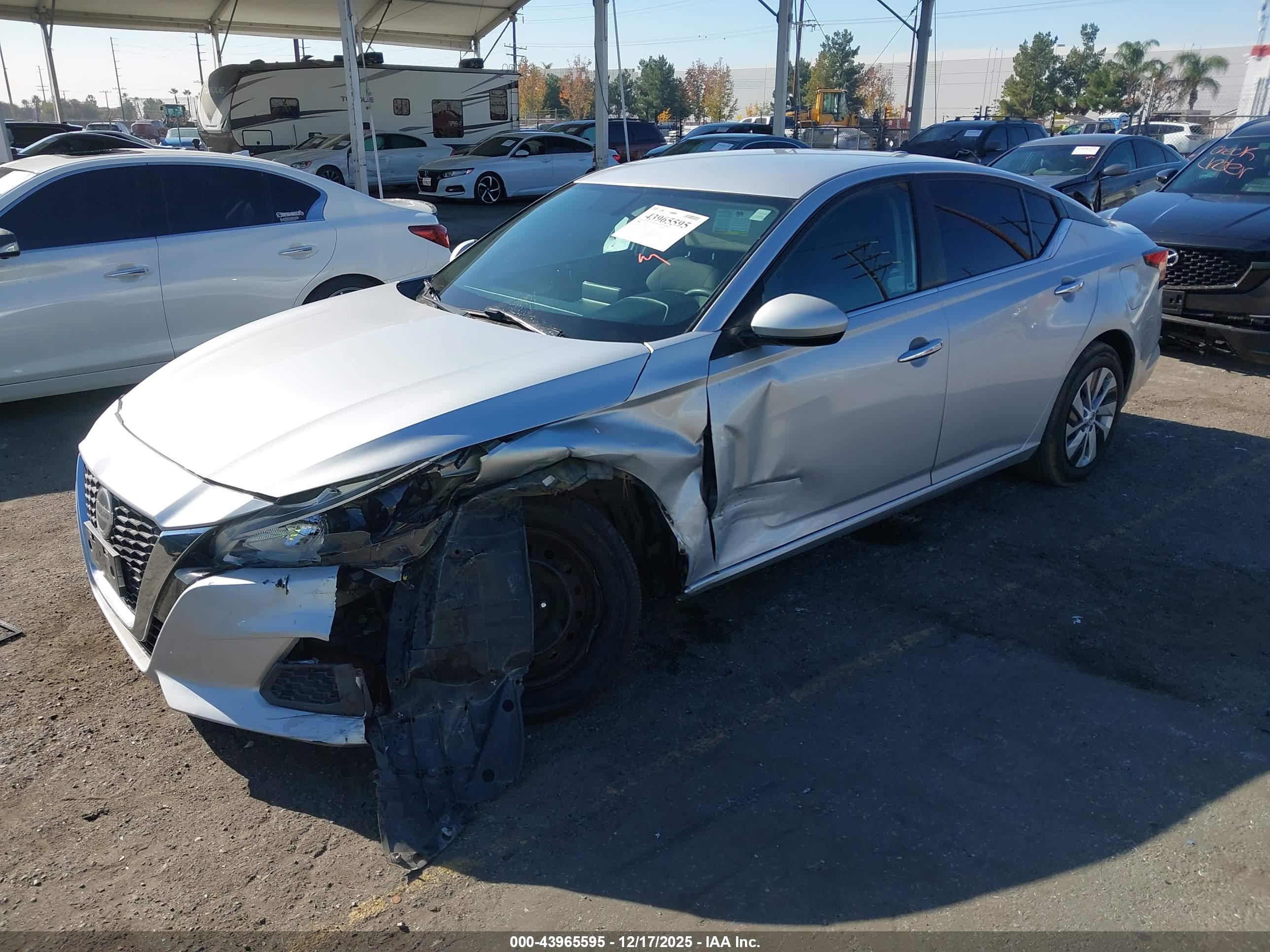 NISSAN ALTIMA image 2