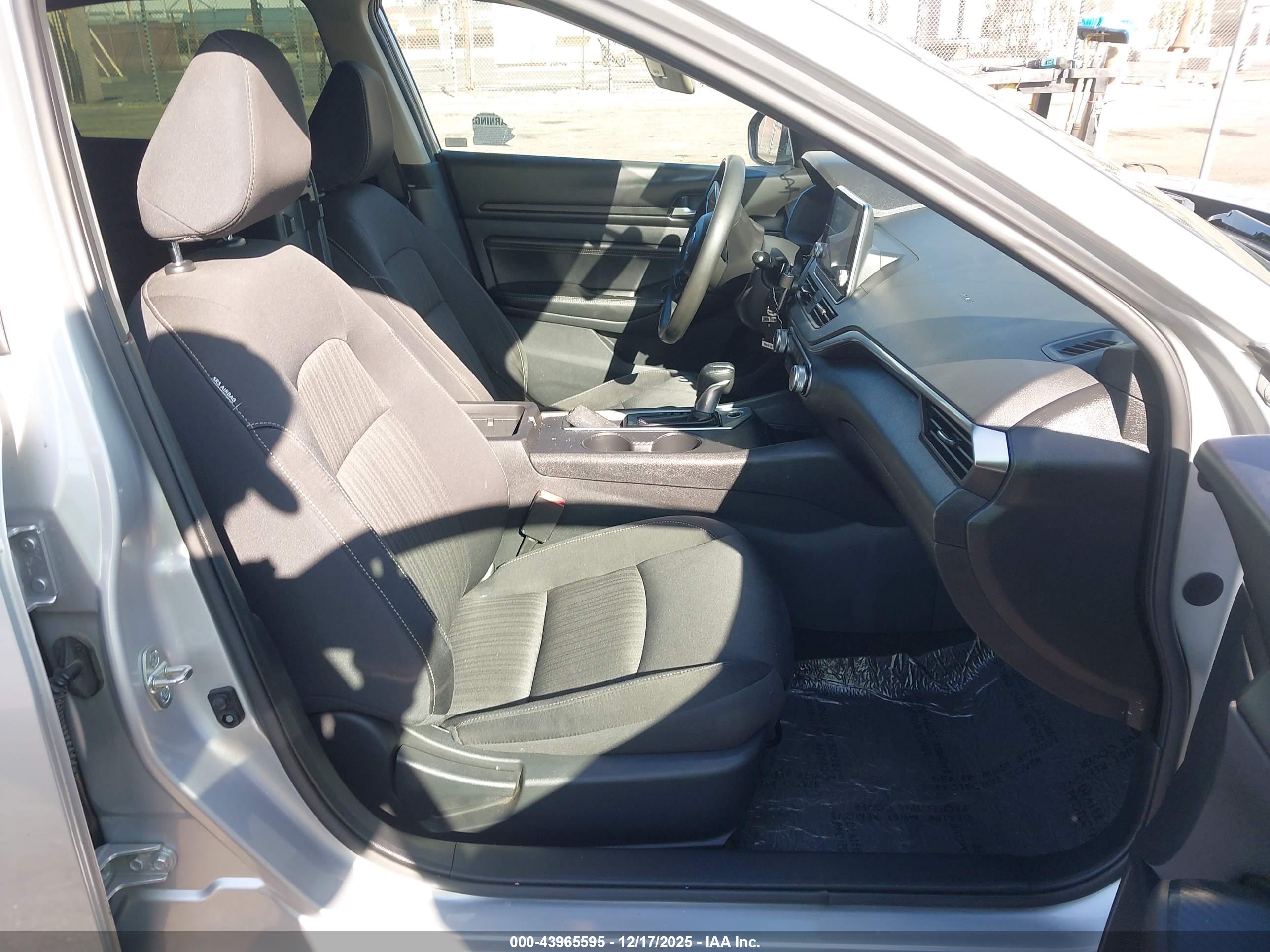 NISSAN ALTIMA image 5