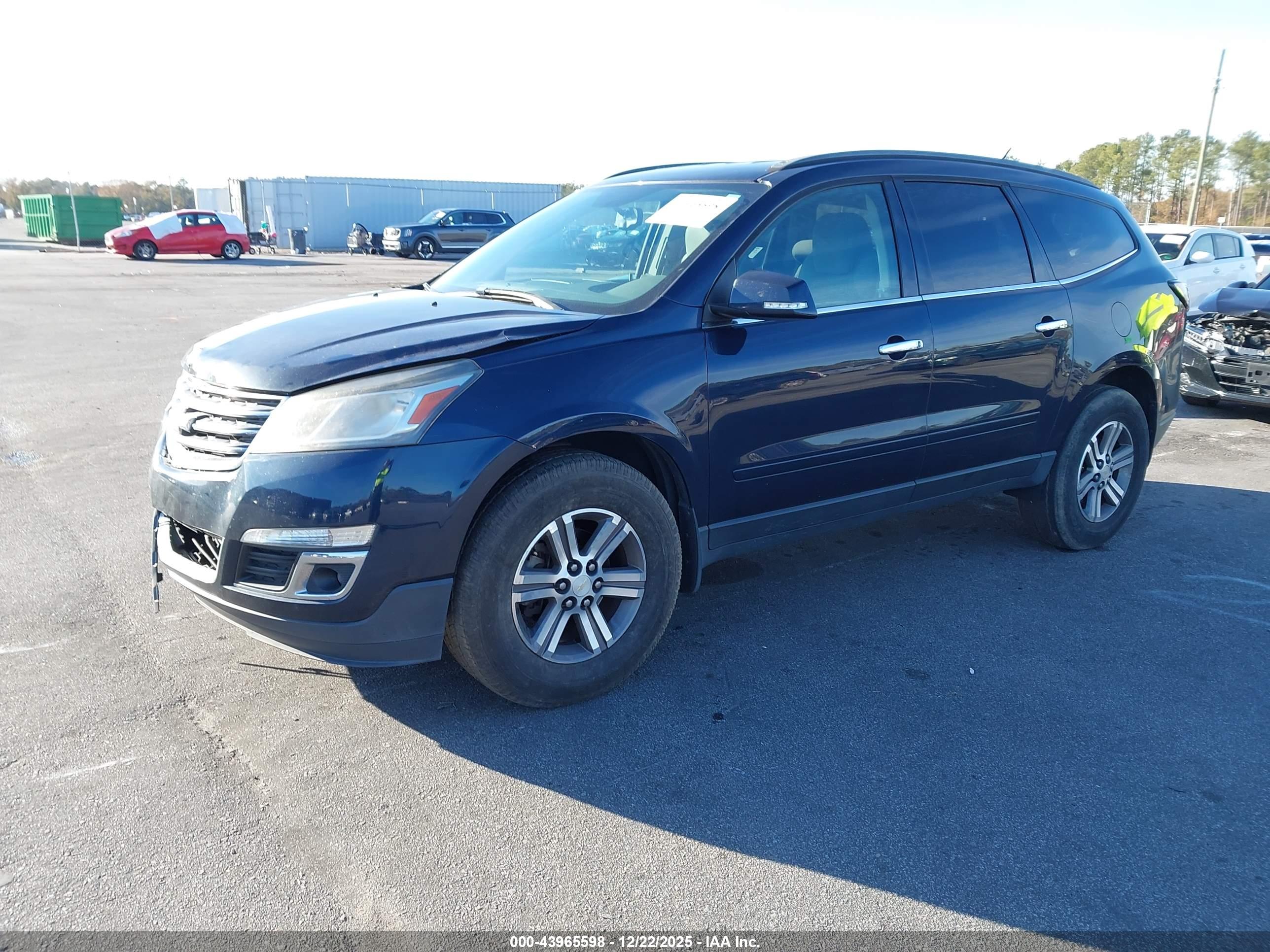CHEVROLET TRAVERSE image 2