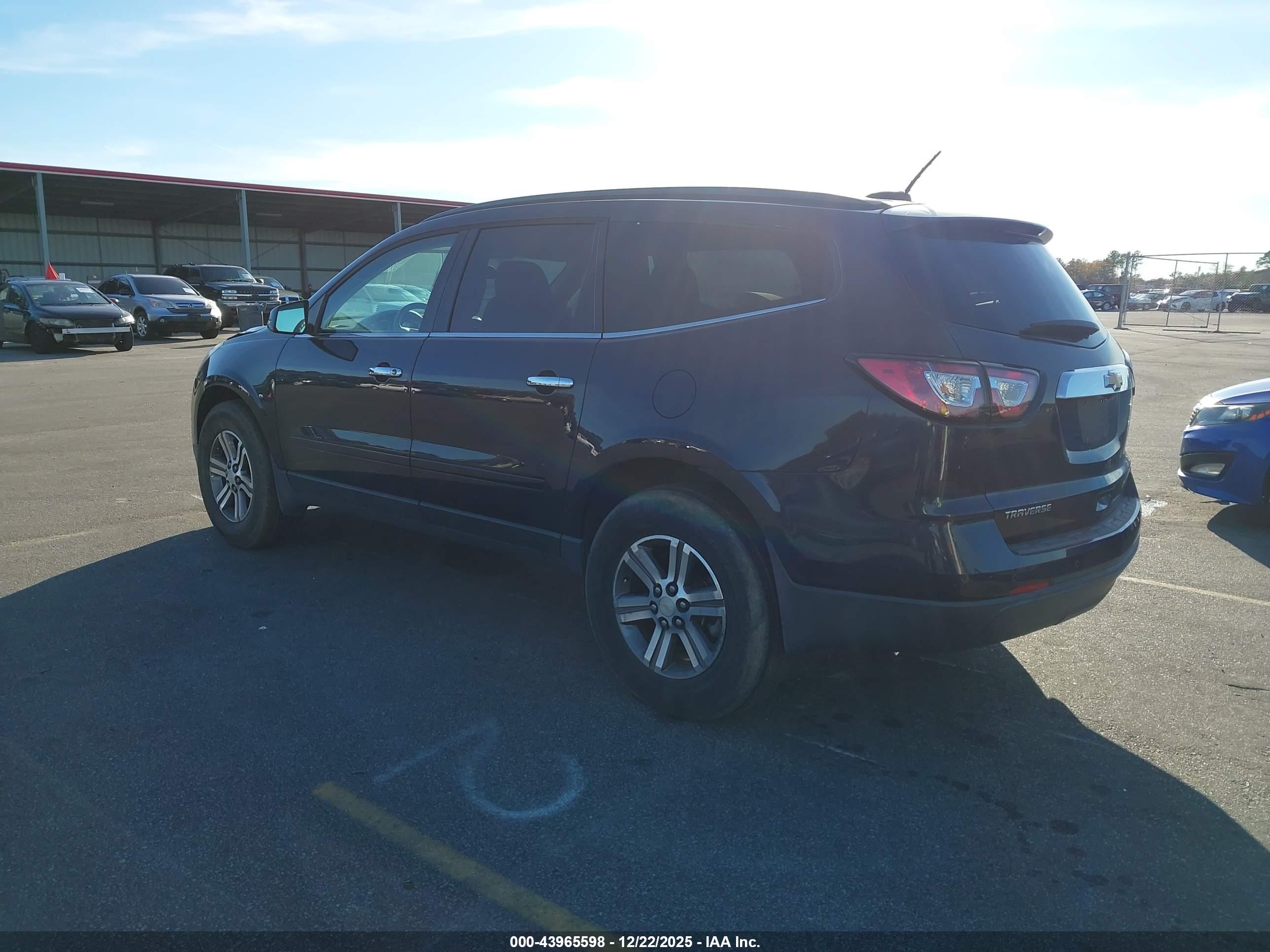CHEVROLET TRAVERSE image 3