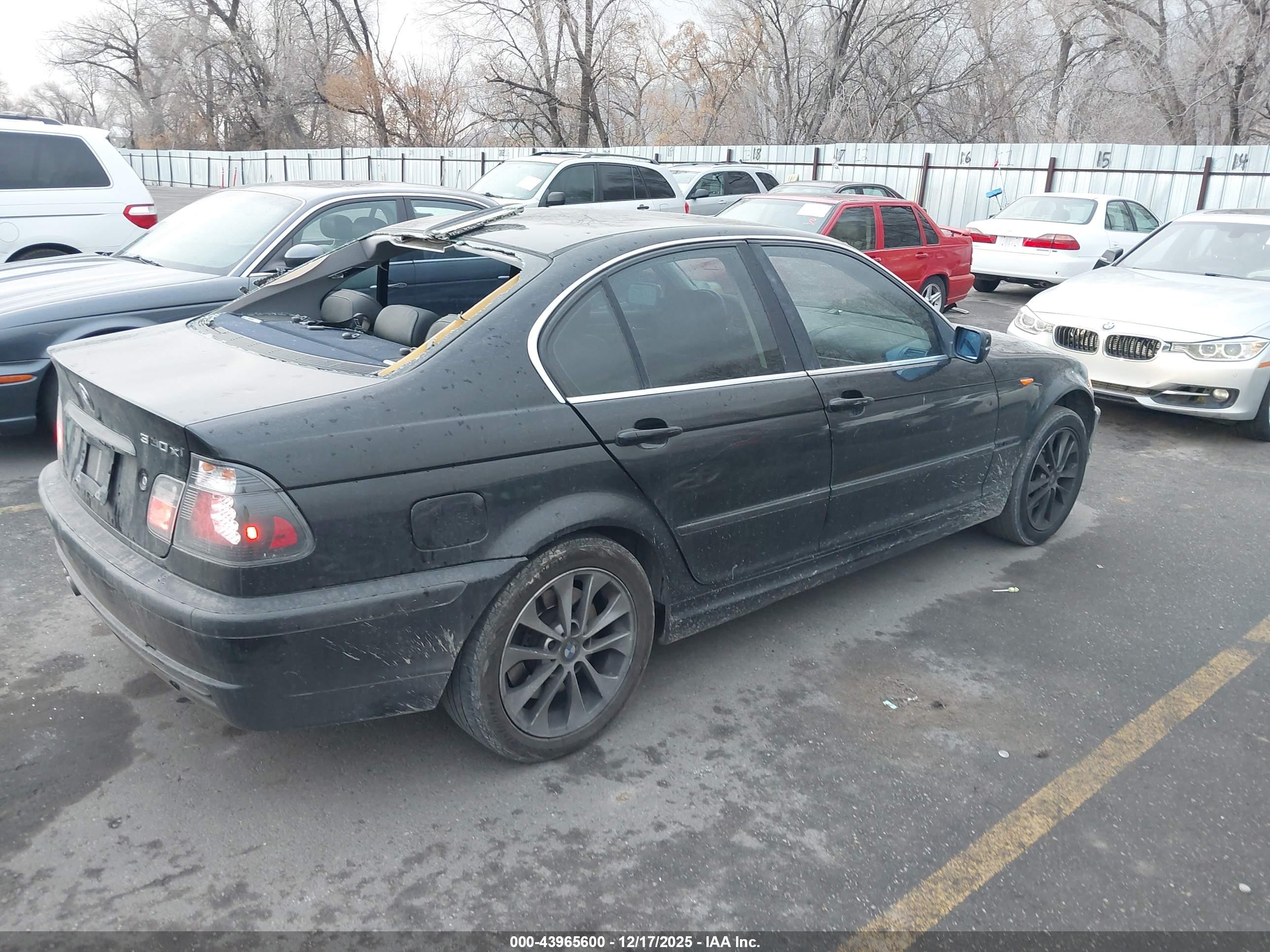 BMW 330XI image 4