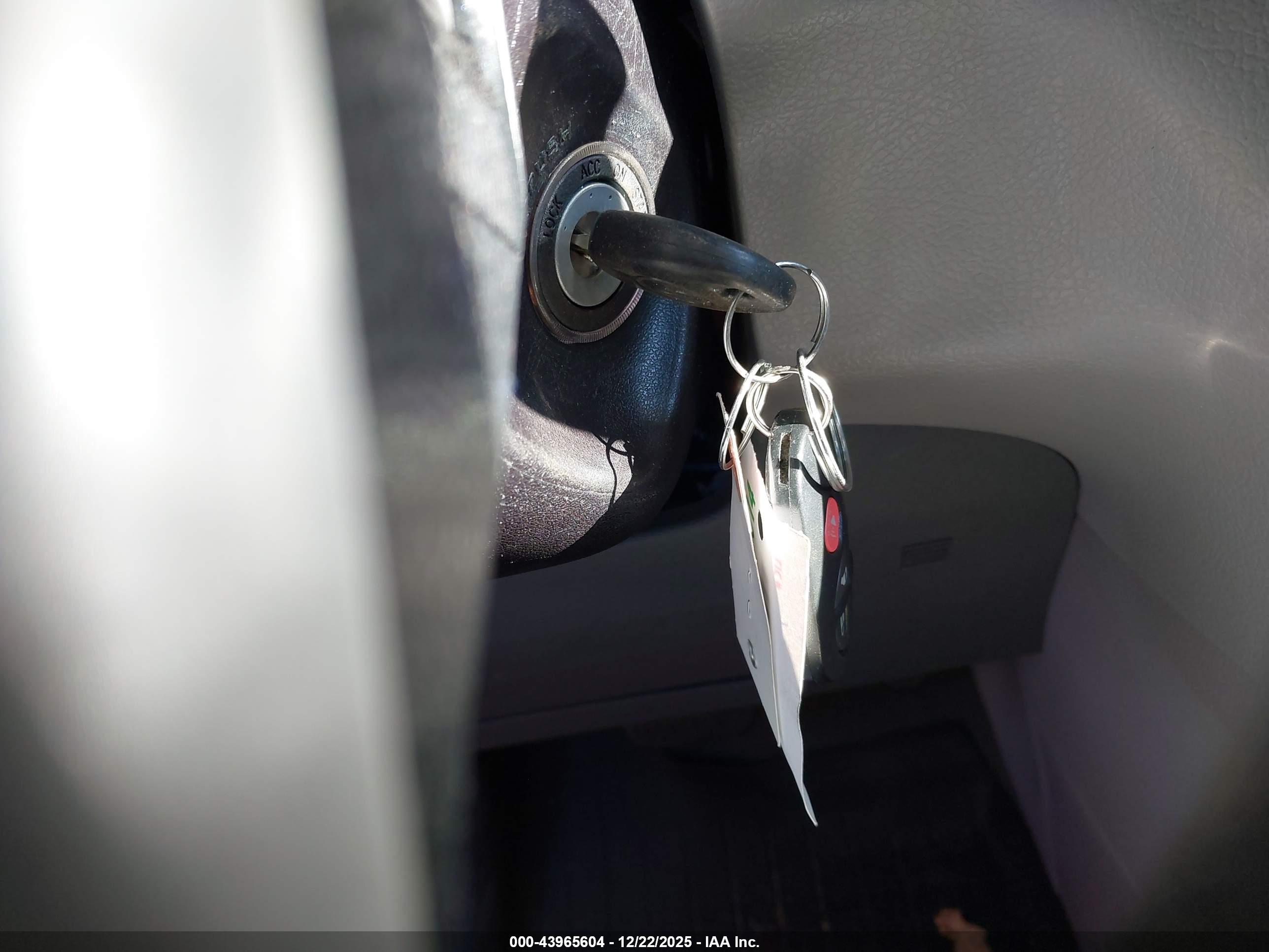 TOYOTA SIENNA image 11