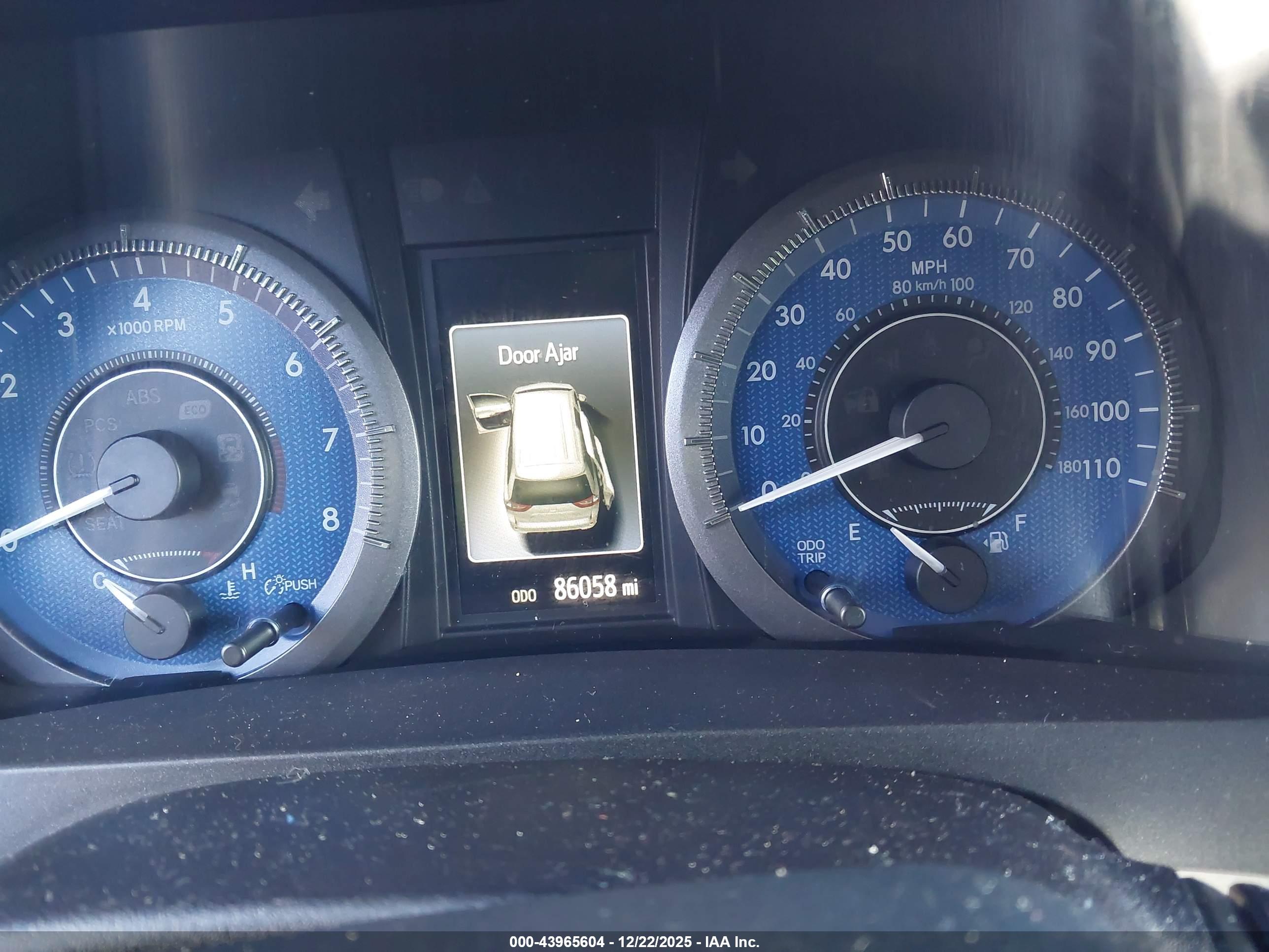 TOYOTA SIENNA image 7
