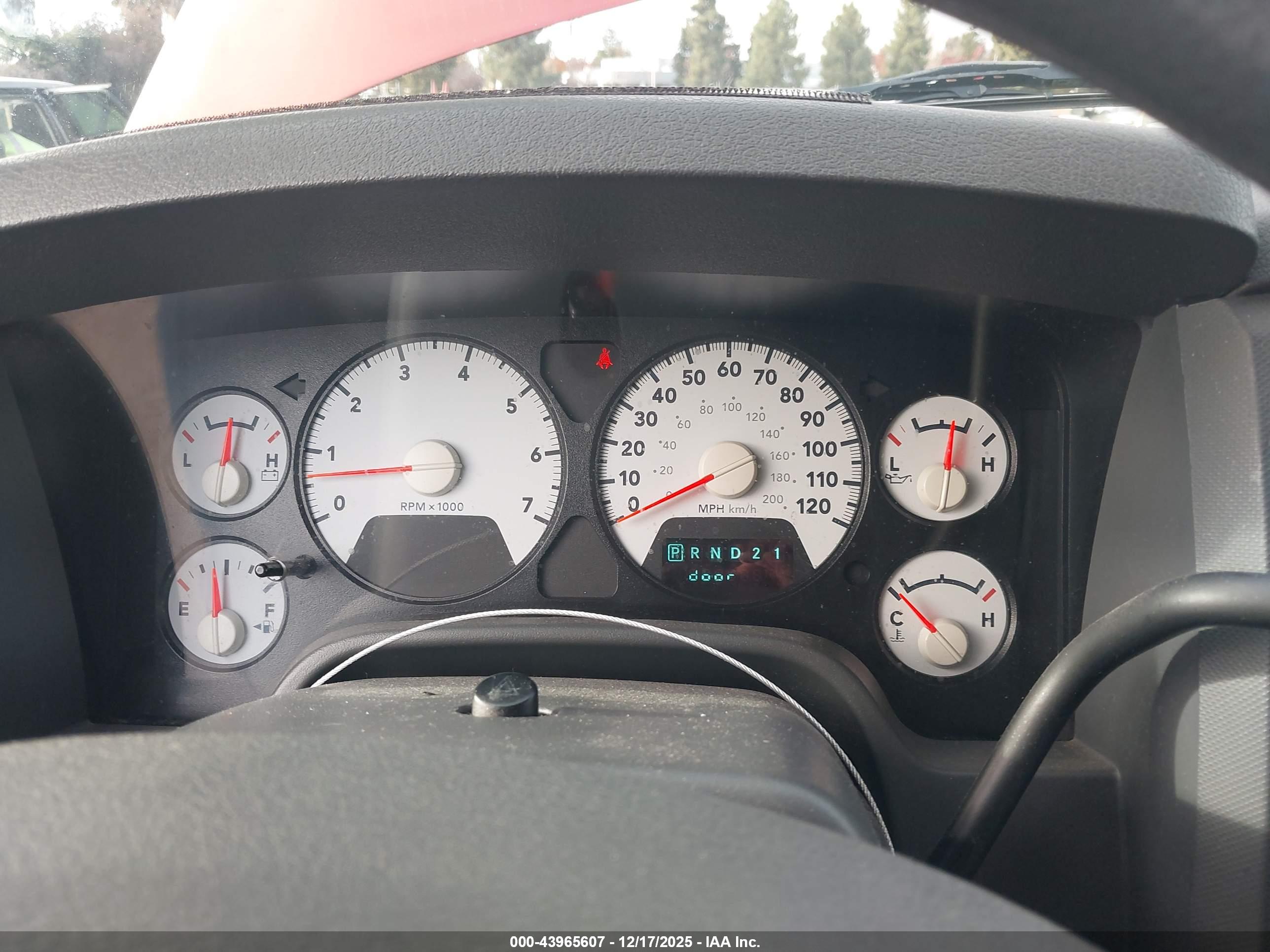 DODGE RAM image 7