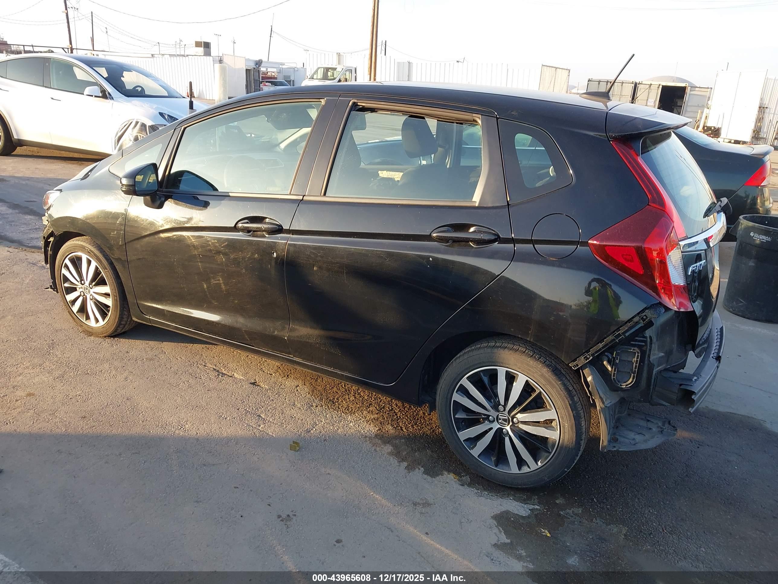 HONDA FIT image 3