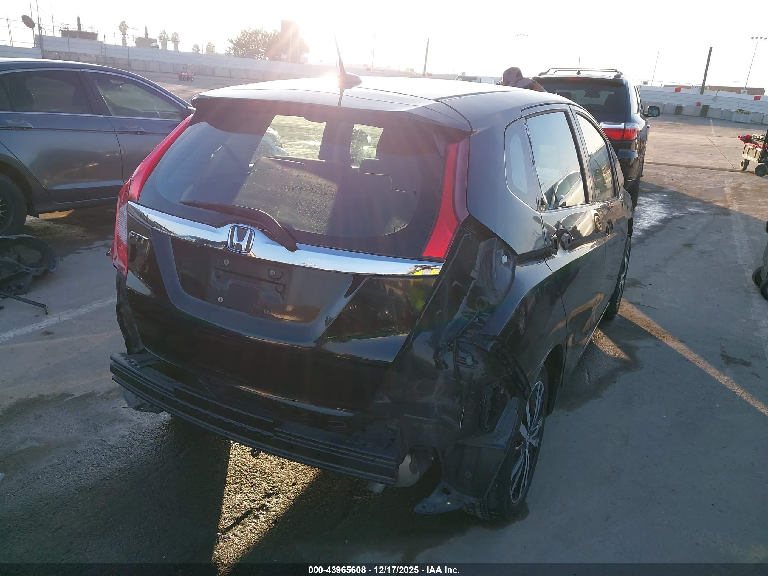 HONDA FIT image 4