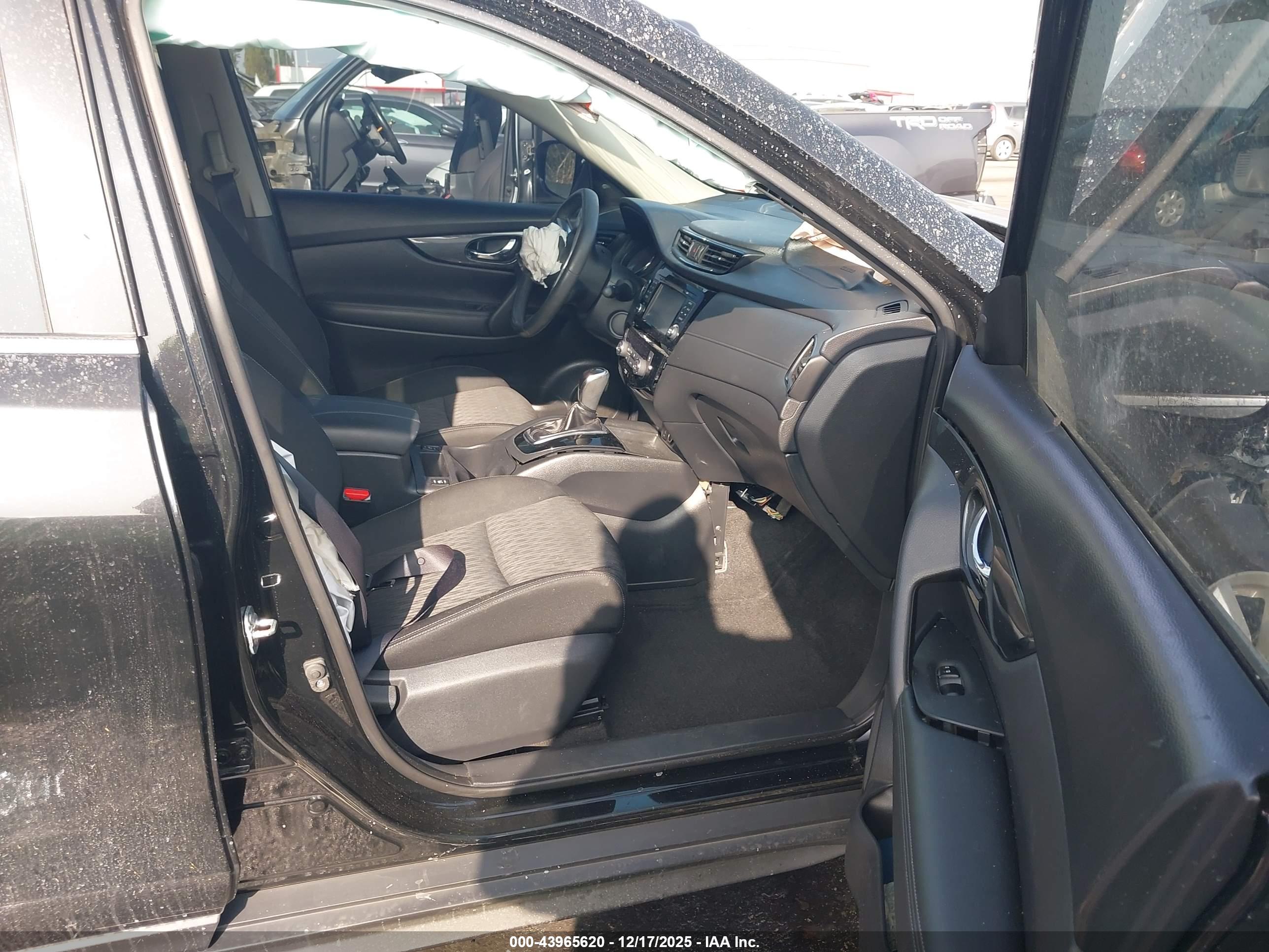 NISSAN ROGUE image 5