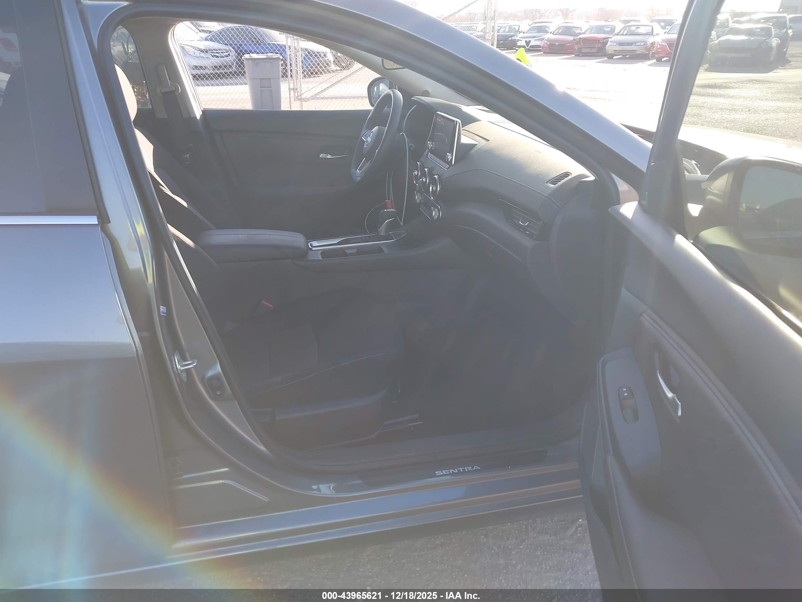 NISSAN SENTRA image 5